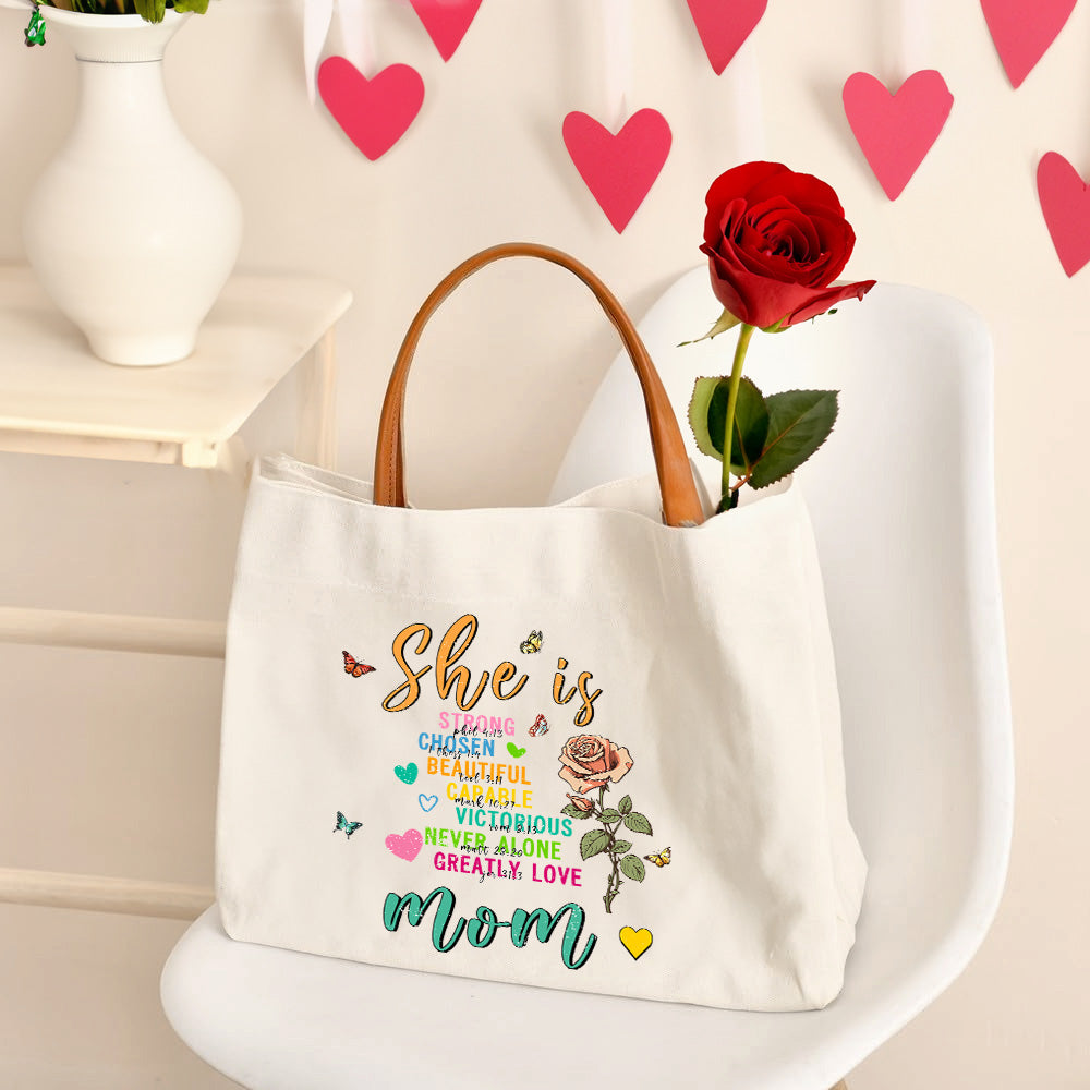 Personalizada Ella Es Fuerte Flor de Nacimiento Mariposas Bolsa de Lona Reutilizable con Apodo y Asa de Piel Regalo de Cumpleaños Día de la Madre para Mujer