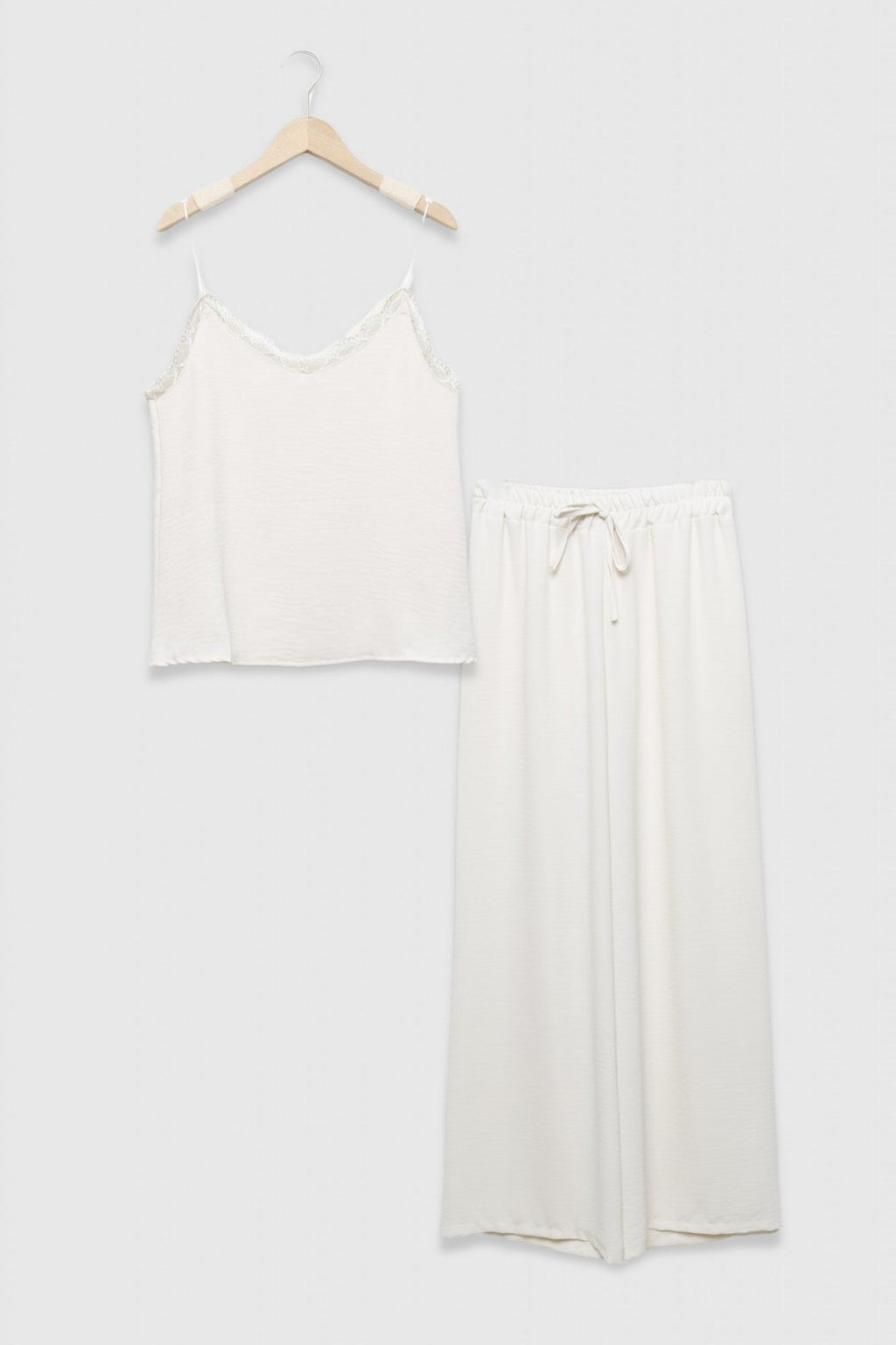 CONJUNTO  COSTA
