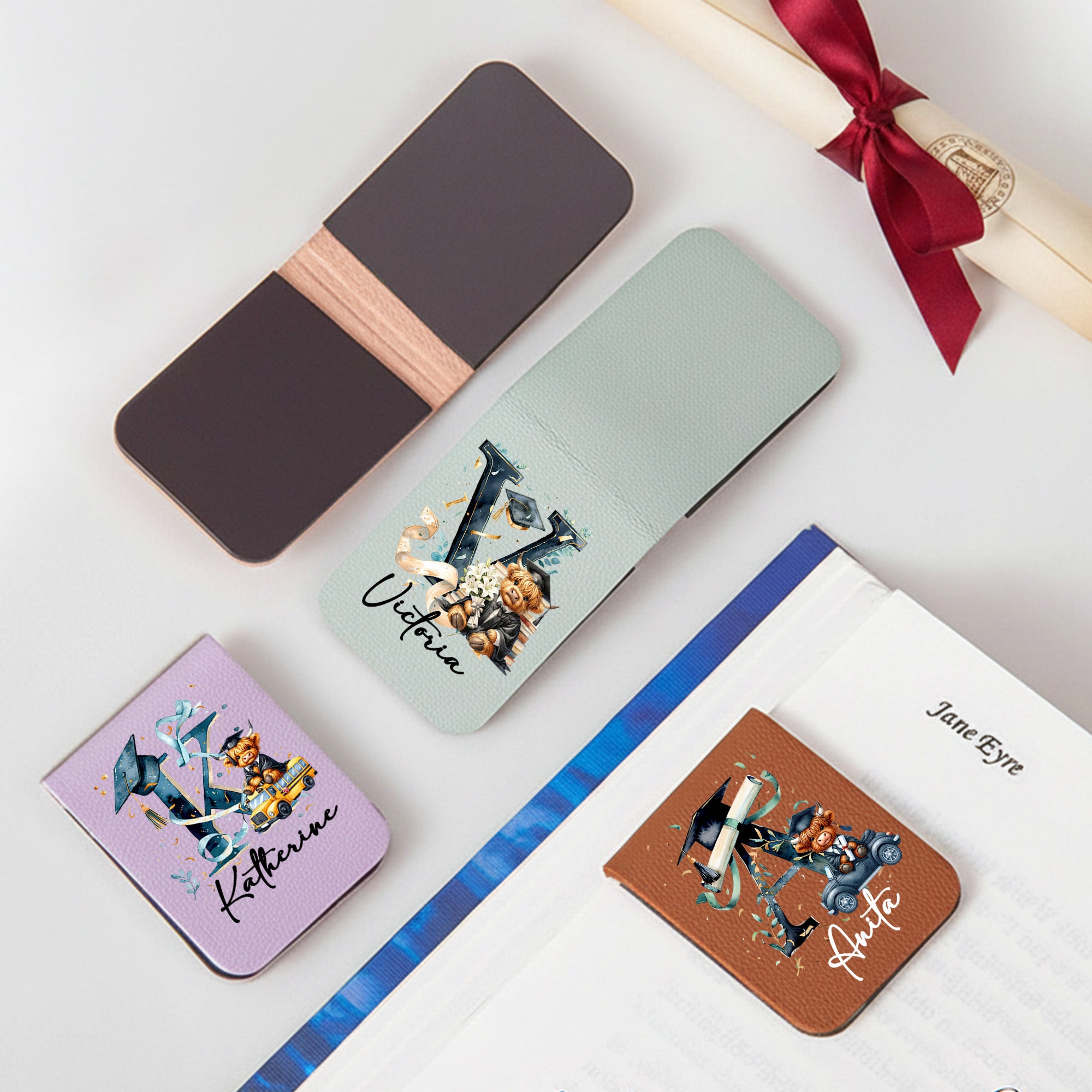 Graduación Personalizada Highland Vaca Cuero PU Marcapáginas Magnético Clip con Nombre e Inicial Accesorio de Lectura Regalo de Graduación para Graduado Rata de Biblioteca