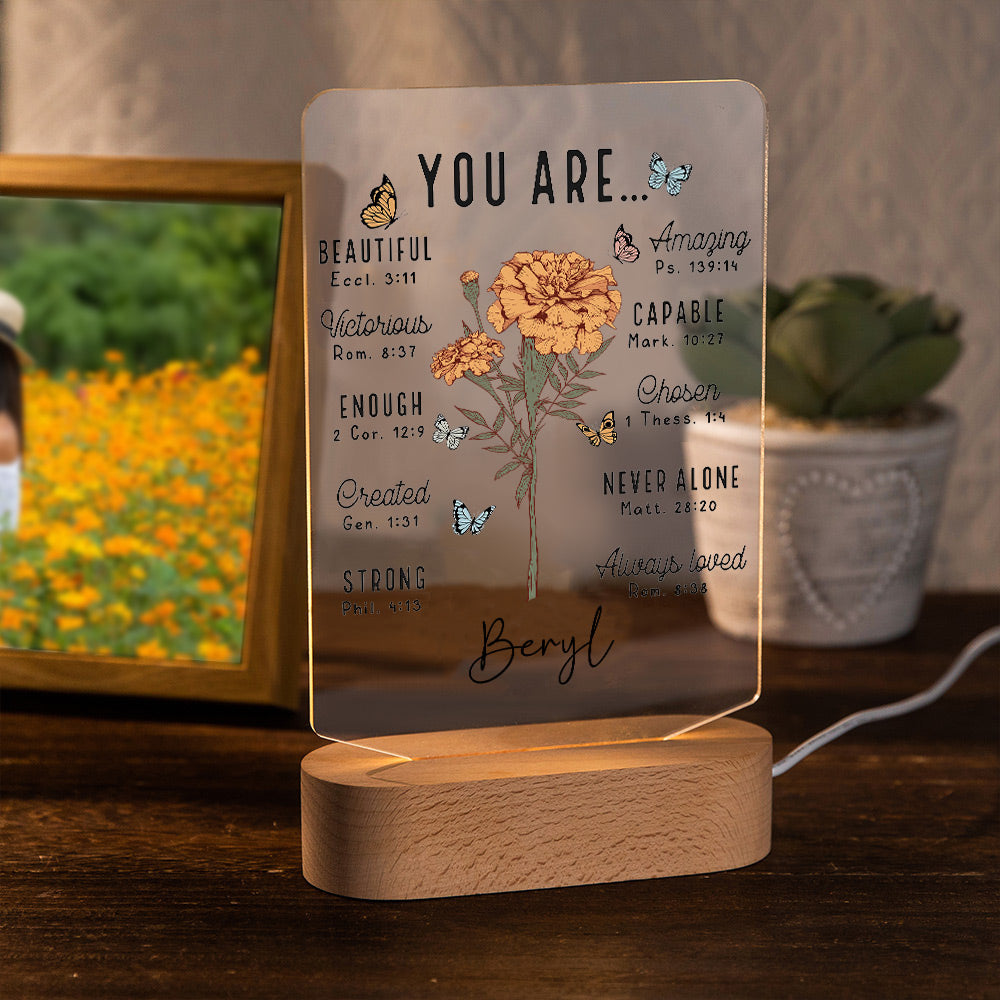 Personalizada You Are Versículo de la Biblia Flor de Nacimiento LED Luz de Noche con Nombre y Base de Madera Decoración del Hogar Regalo de Cumpleaños para Mujeres Cristianas