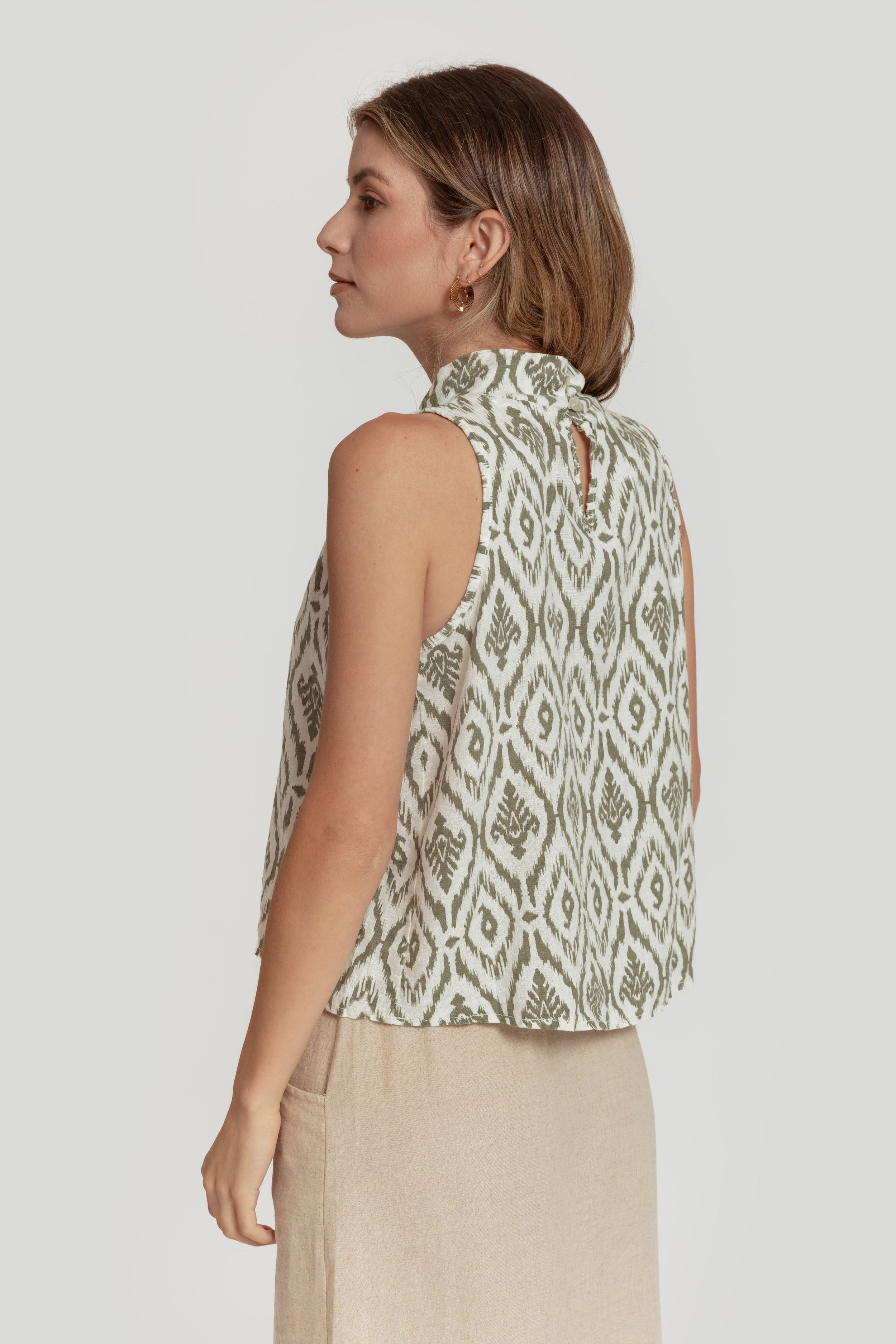 TOP  HALTER