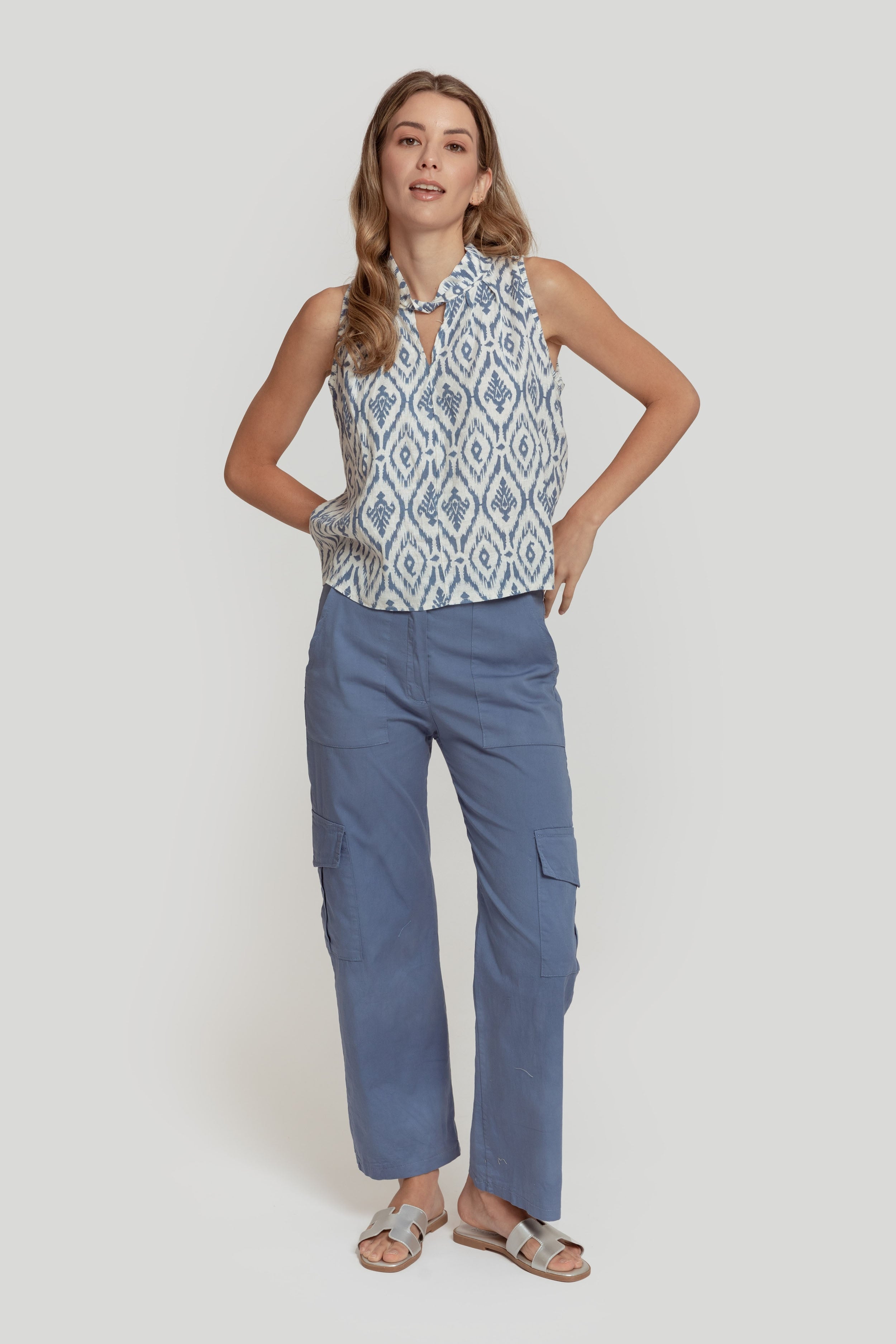 TOP  HALTER