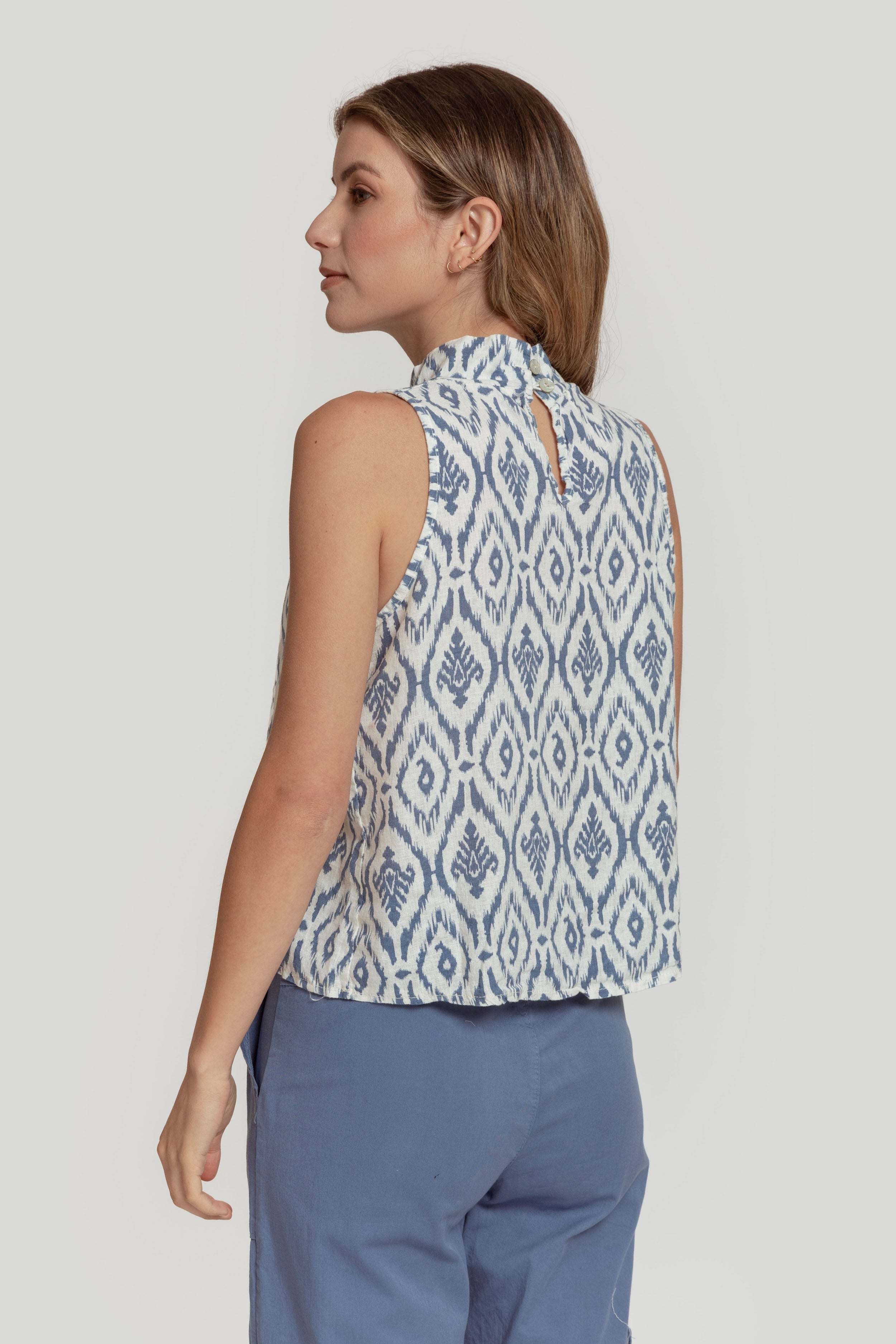 TOP  HALTER