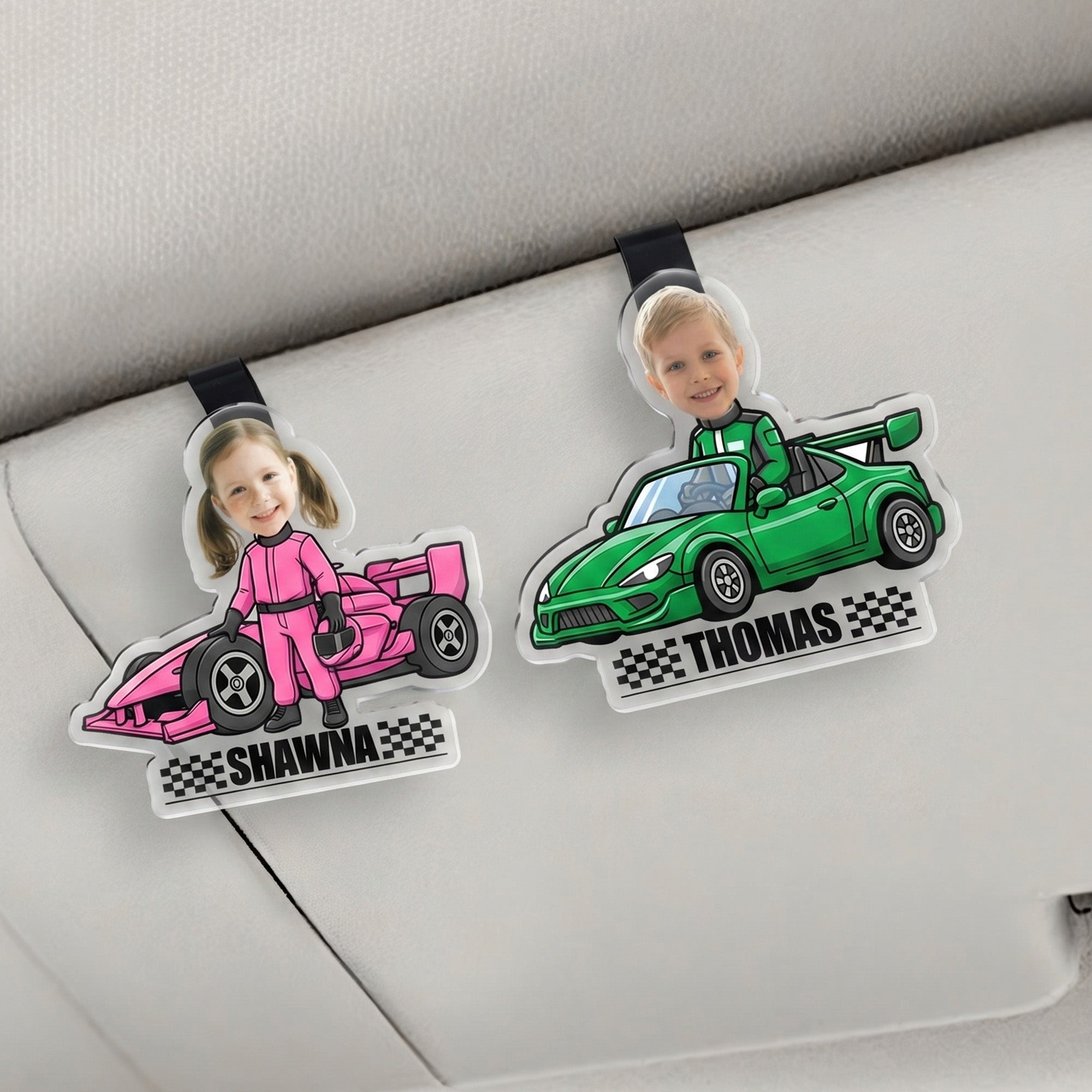 Personalizado Cartoon Racing Elementos Foto Coche Sun Visor Clip con Nombre Accesorios de coche Regalo de cumpleaños para los entusiastas del automovilismo aficionados