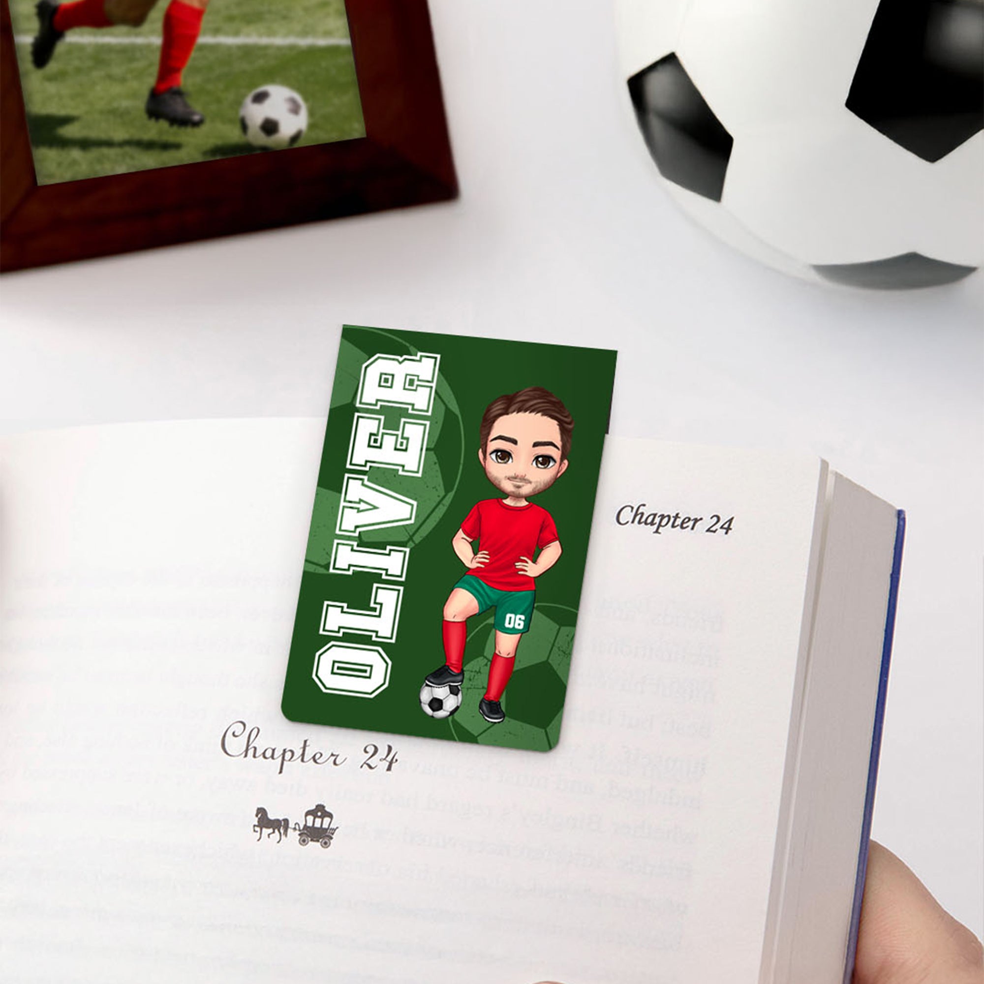 Marcapáginas magnético personalizado con el nombre y el número de un personaje de fútbol de dibujos animados Regalo de Navidad para los amantes del fútbol y los ratones de biblioteca