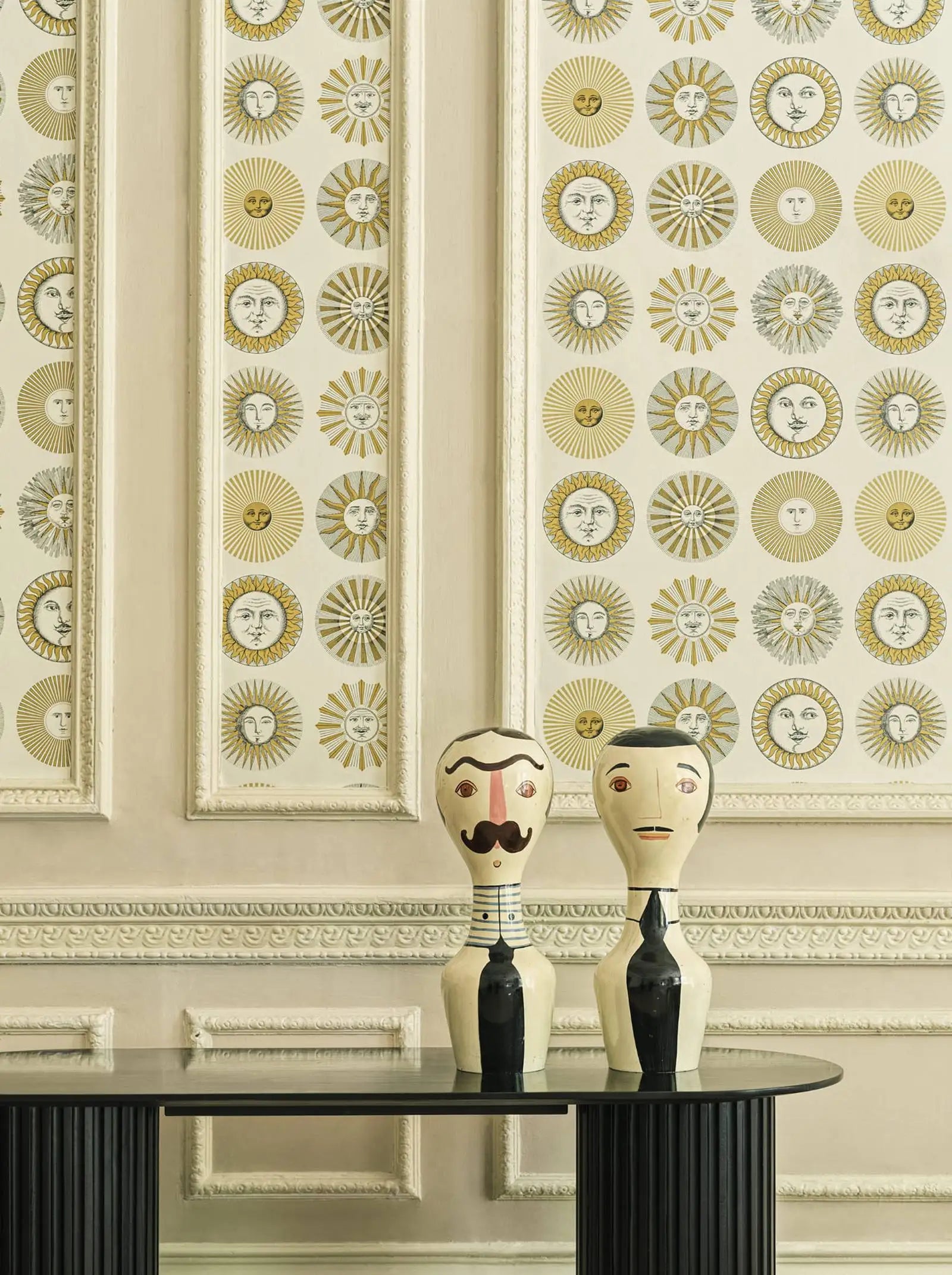 Cream and Gold Sun Faces Wallpaper