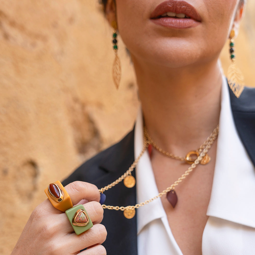 Anillo grande color verde pistacho con unakita