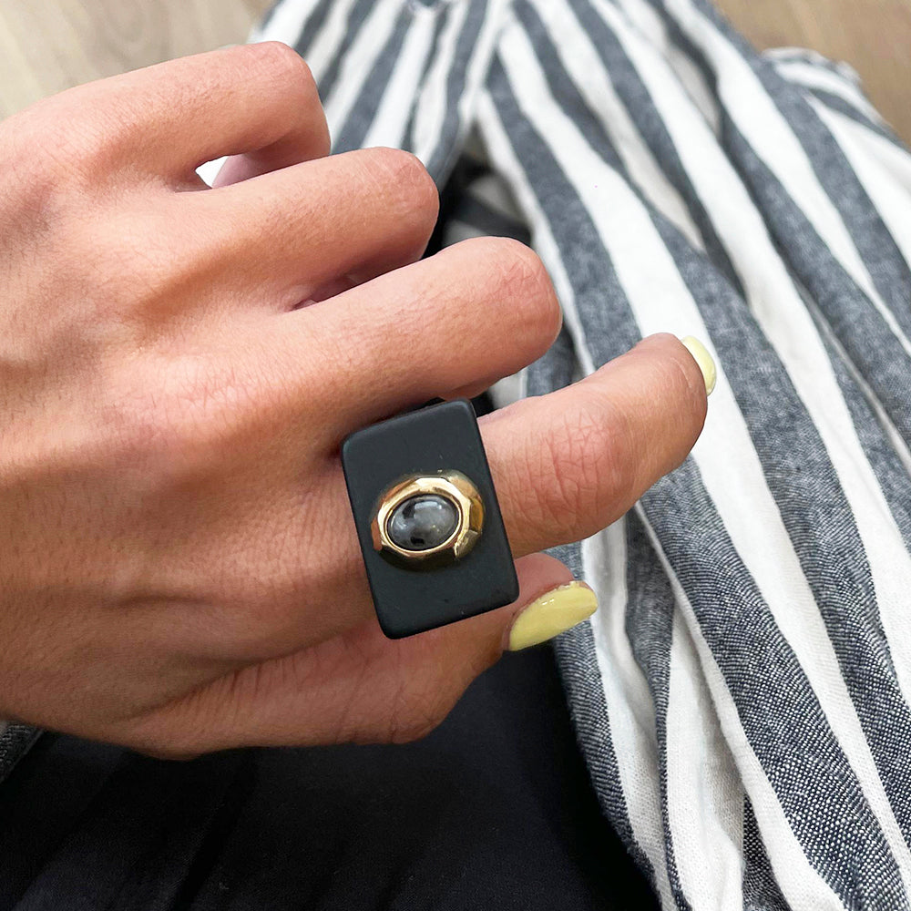 Anillo mujer negro con labradorita