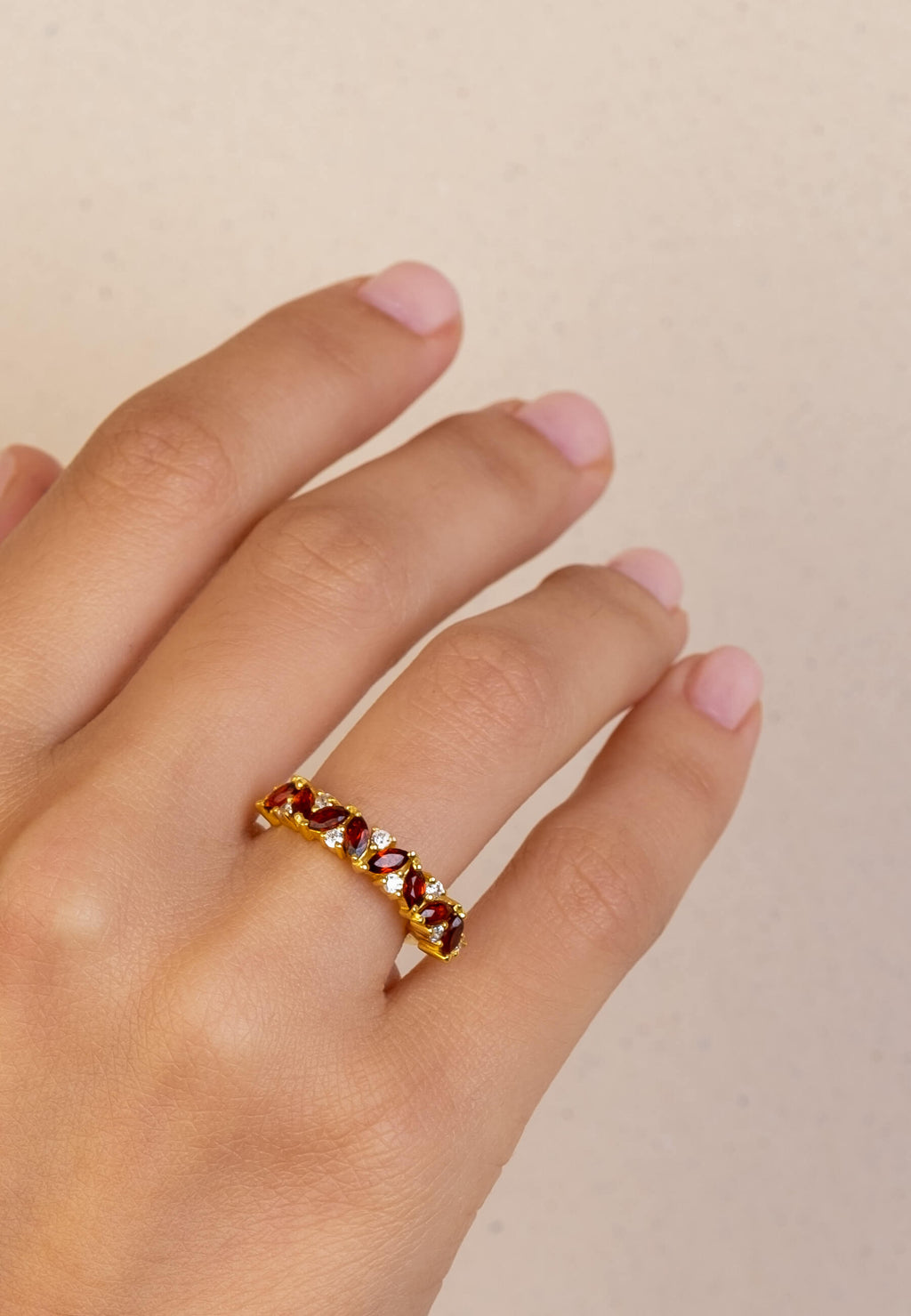 Anillo Granate Enero