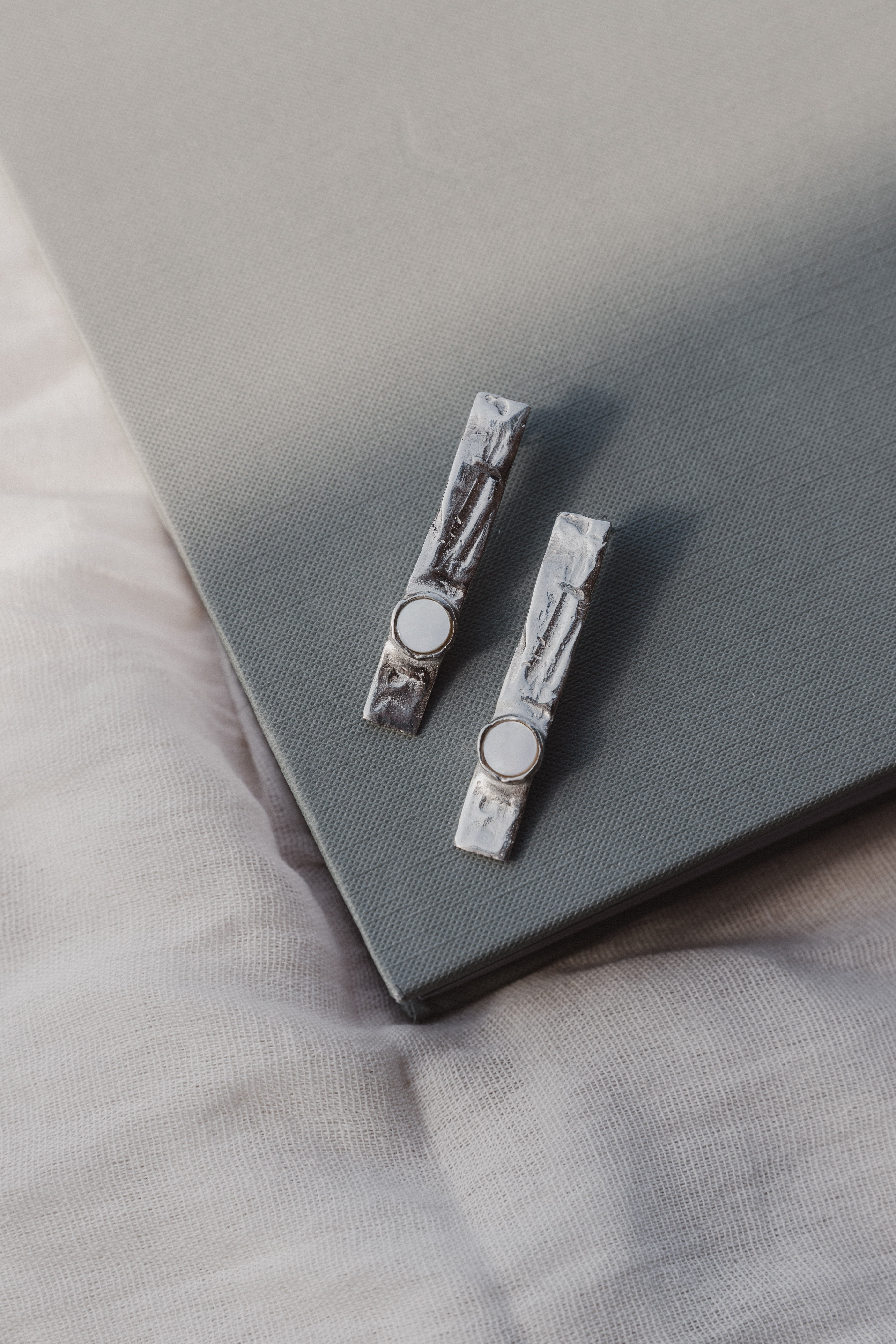 PENDIENTES TOWER CON PIEDRA