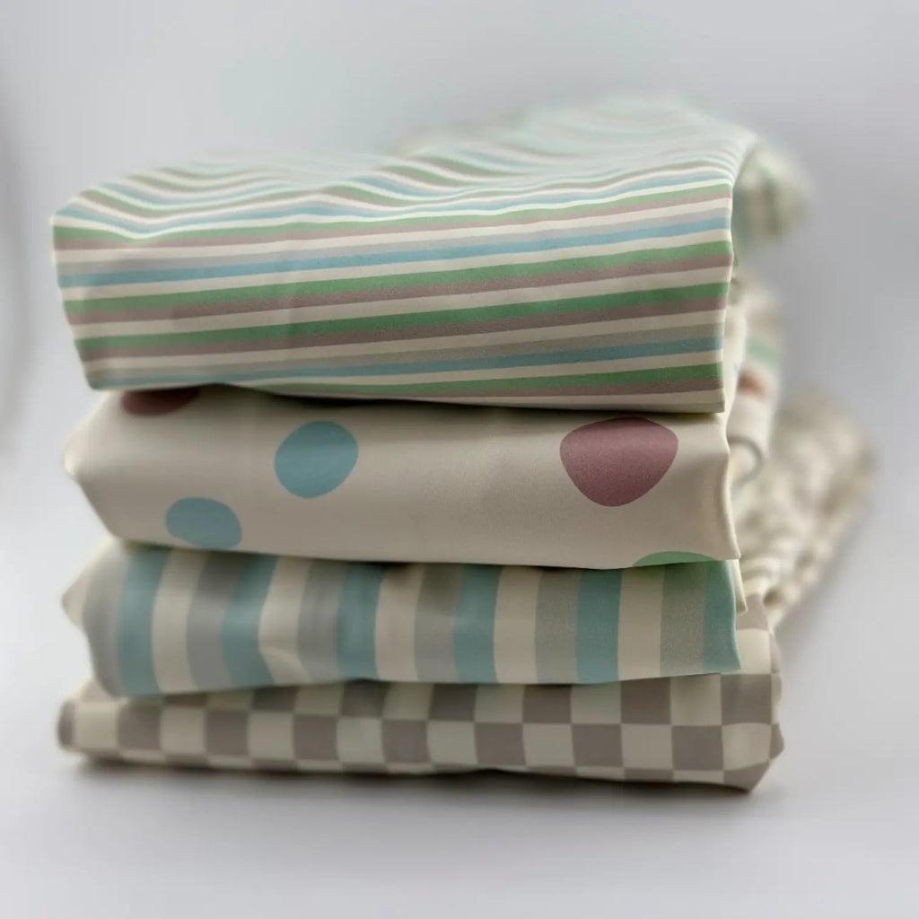 Babero con manga impermeable   Horizontal Stripes + Babero corto Nenina & Co