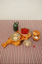 Tabla de madera de olivo irregular con mango grande
