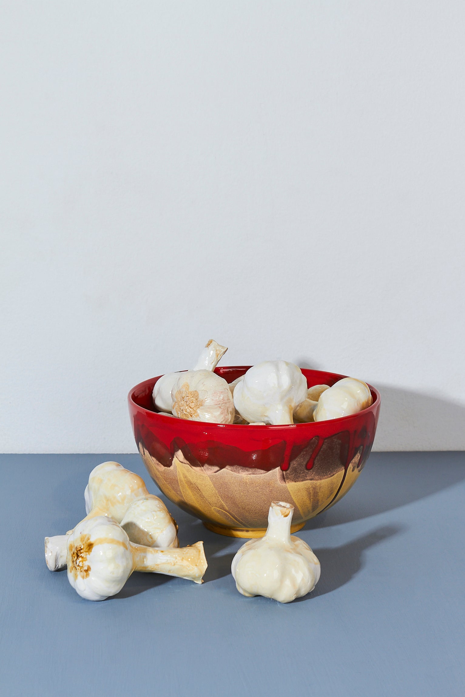 Ajo réplica de cerámica esmaltada