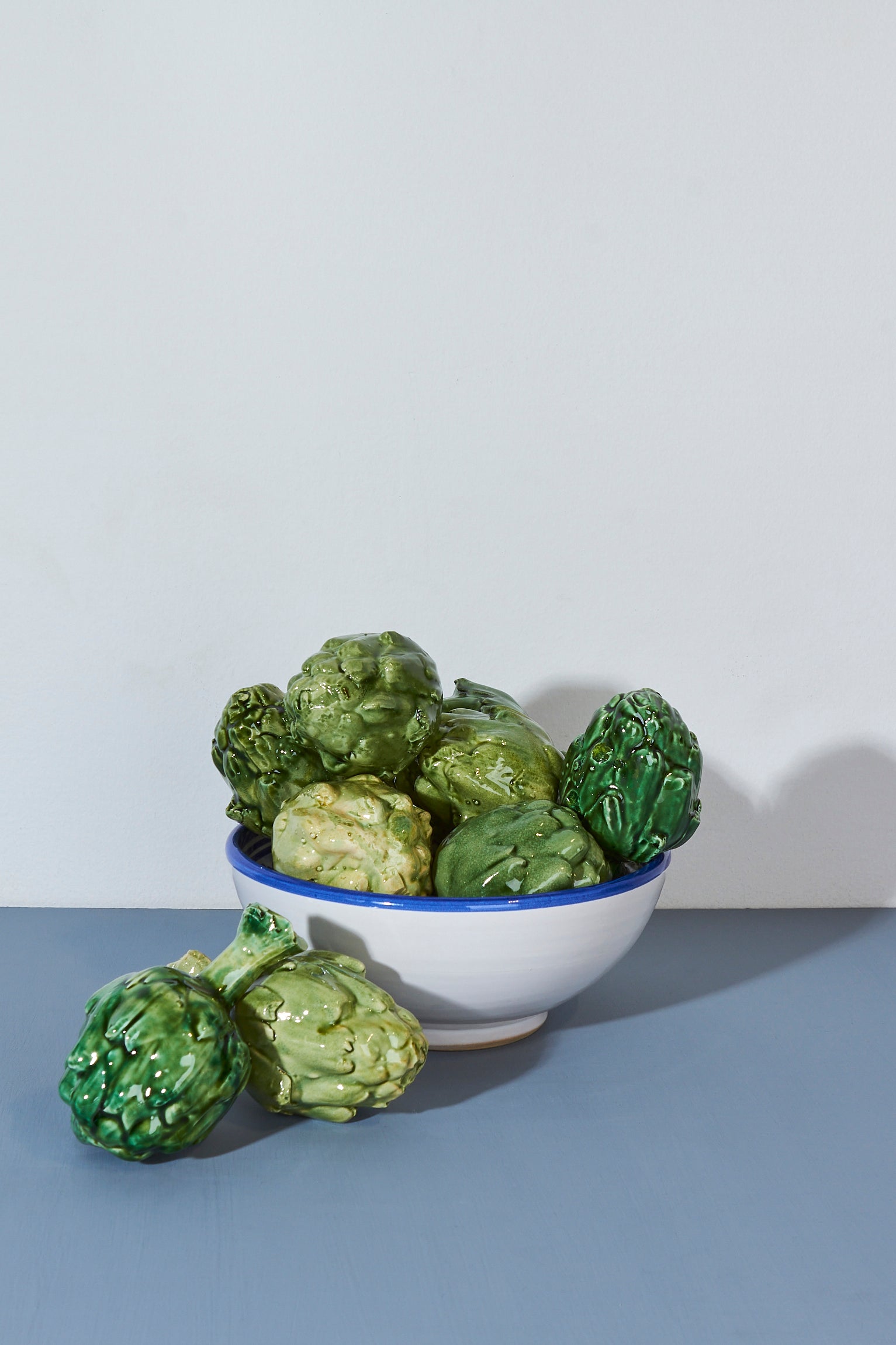 Alcachofa réplica de cerámica esmaltada