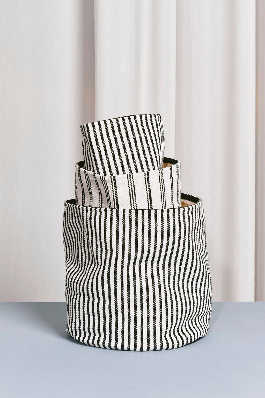 Cesto loneta blanco y negro