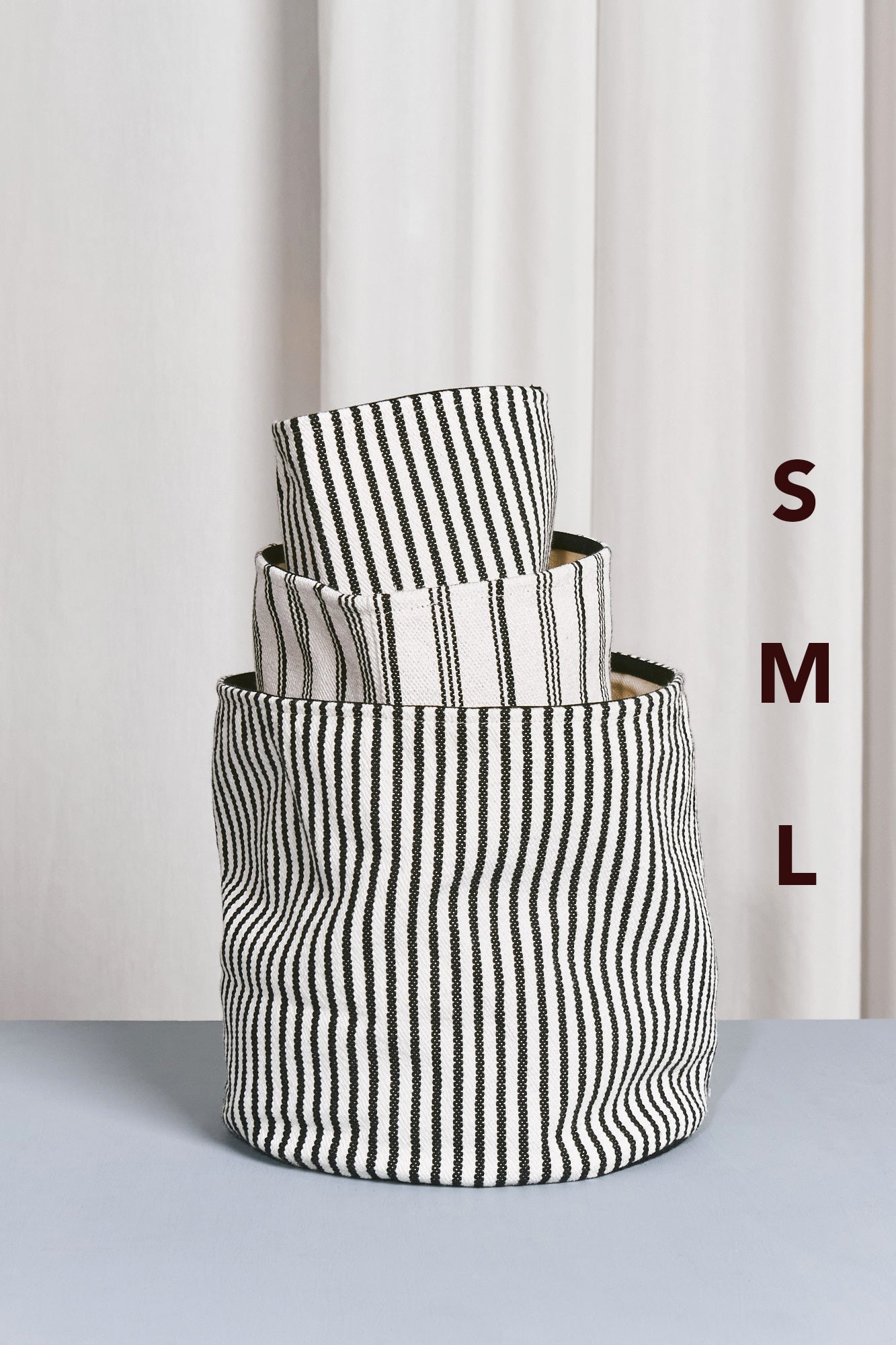 Cesto loneta blanco y negro