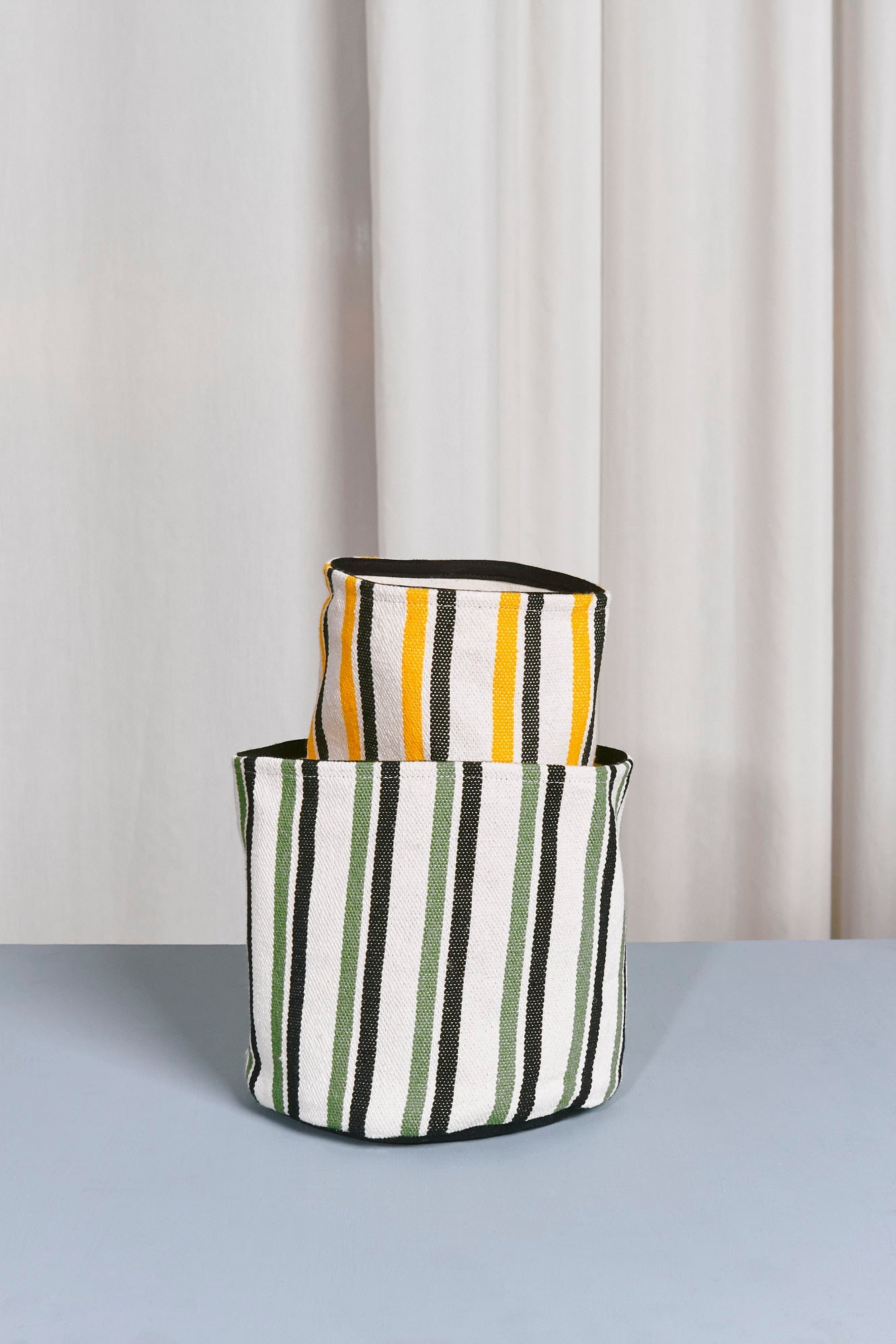 Cesto loneta verde y amarillo
