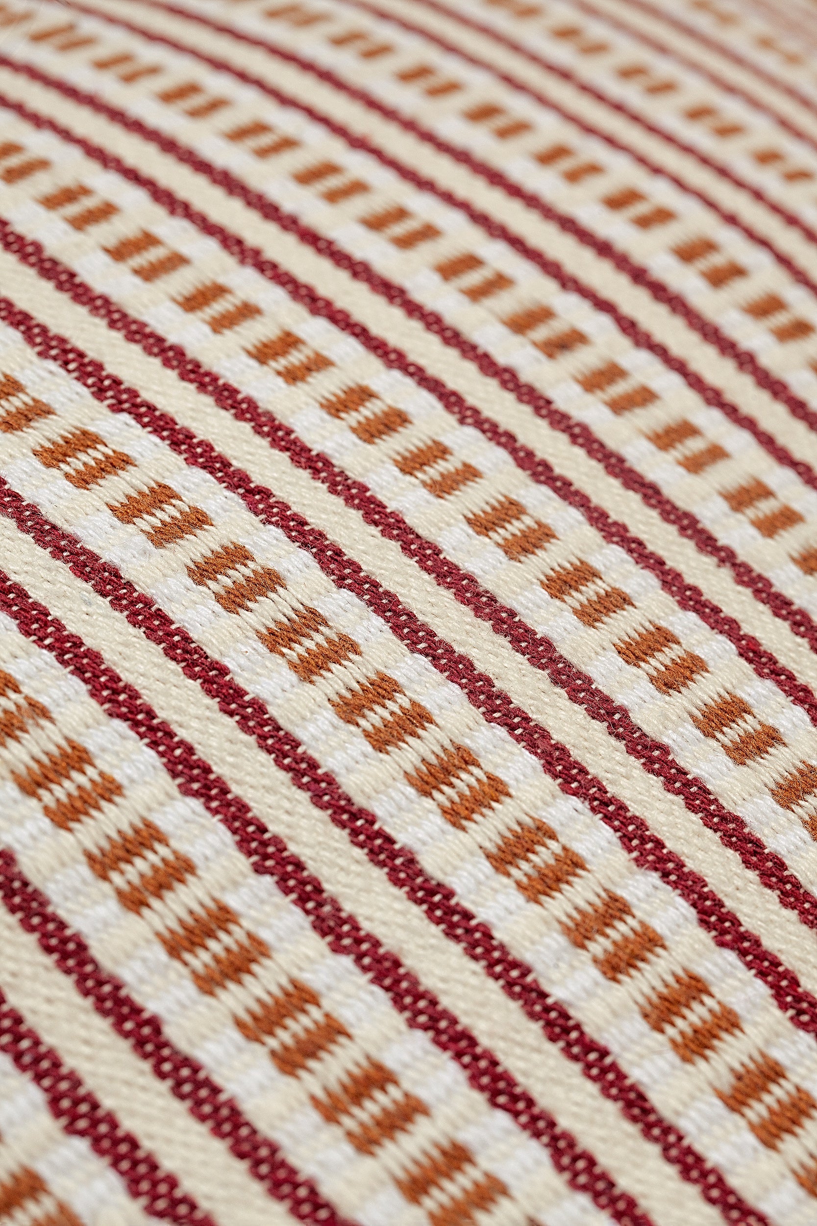 Funda cojín cadena granate 50cmx50cm