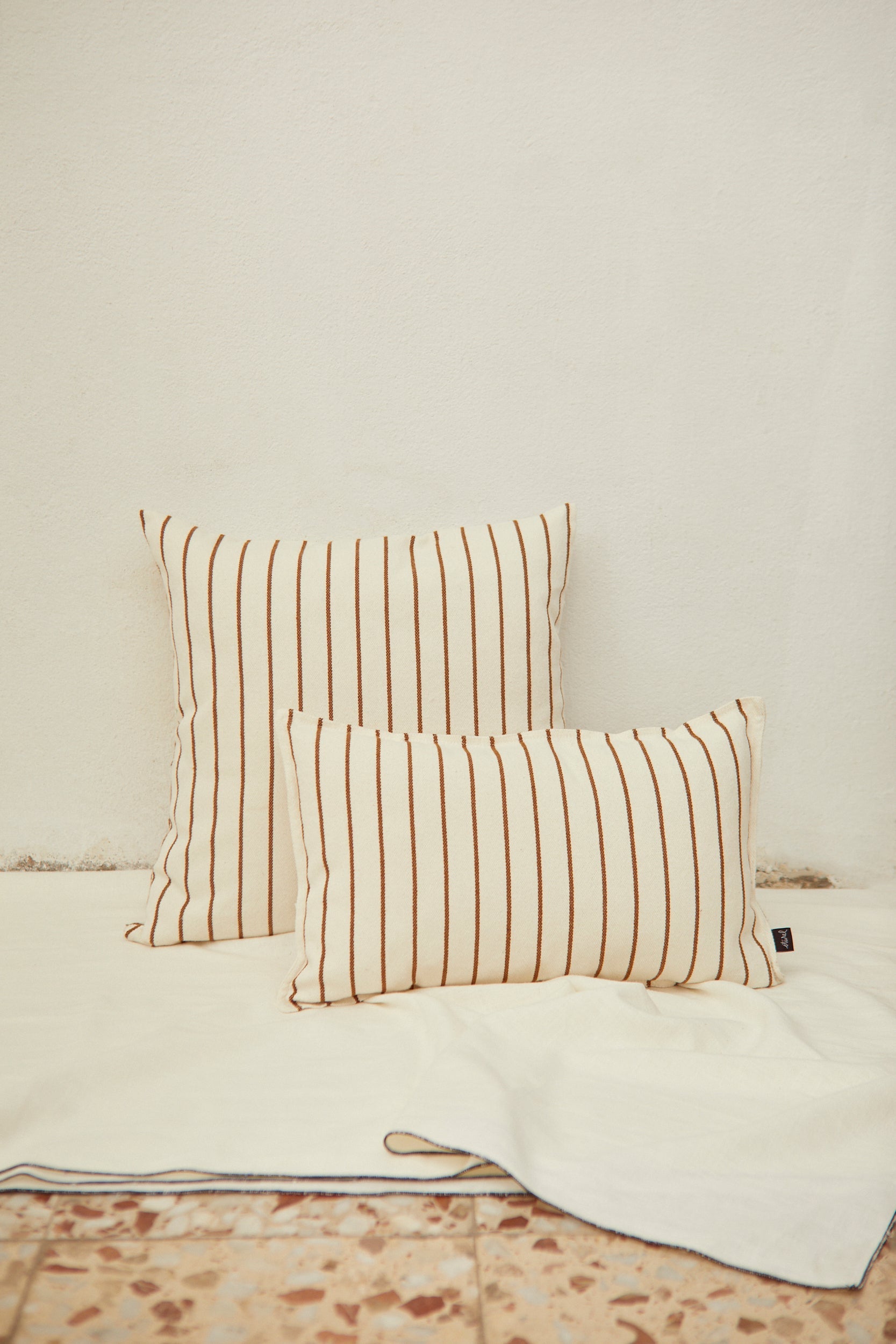 Funda cojín loneta caramelo