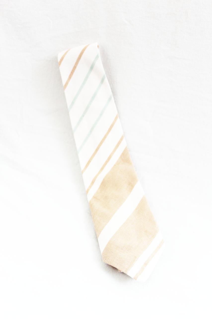 CORBATA PEDAL LÍNEAS