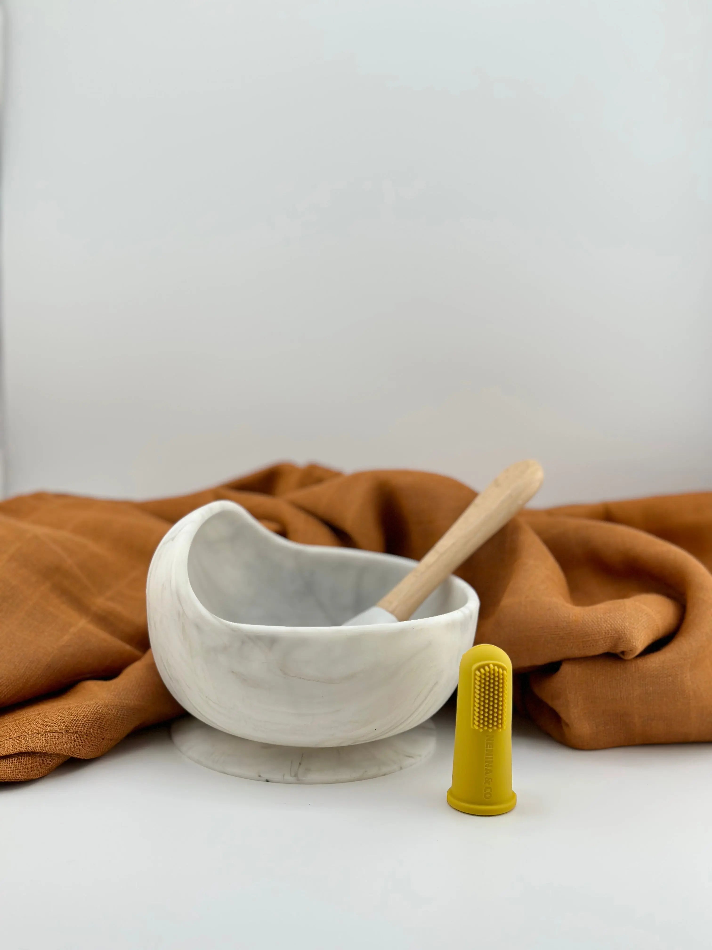 Cuenco + Cuchara + Cepillo de Silicona Organica y Bamboo Ecológico