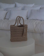 Bolso crochet color beige  base cuadrada M