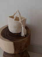 Bolso crochet color blanco  base redonda S
