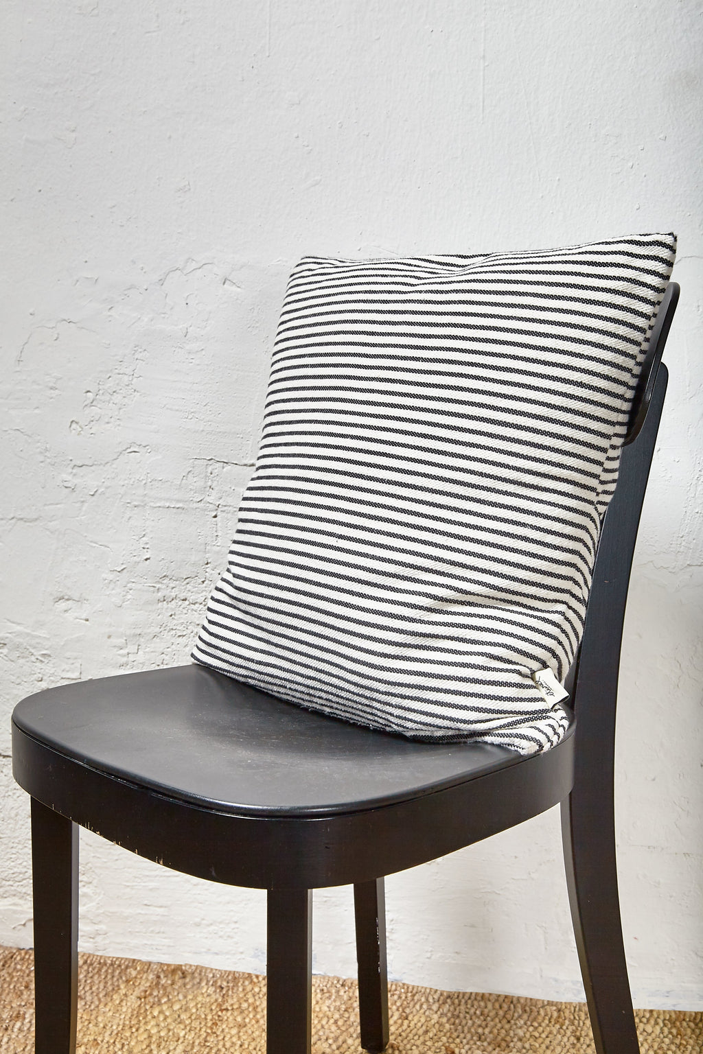 Funda cojín loneta estribera blanco y negro 50cmx50cm