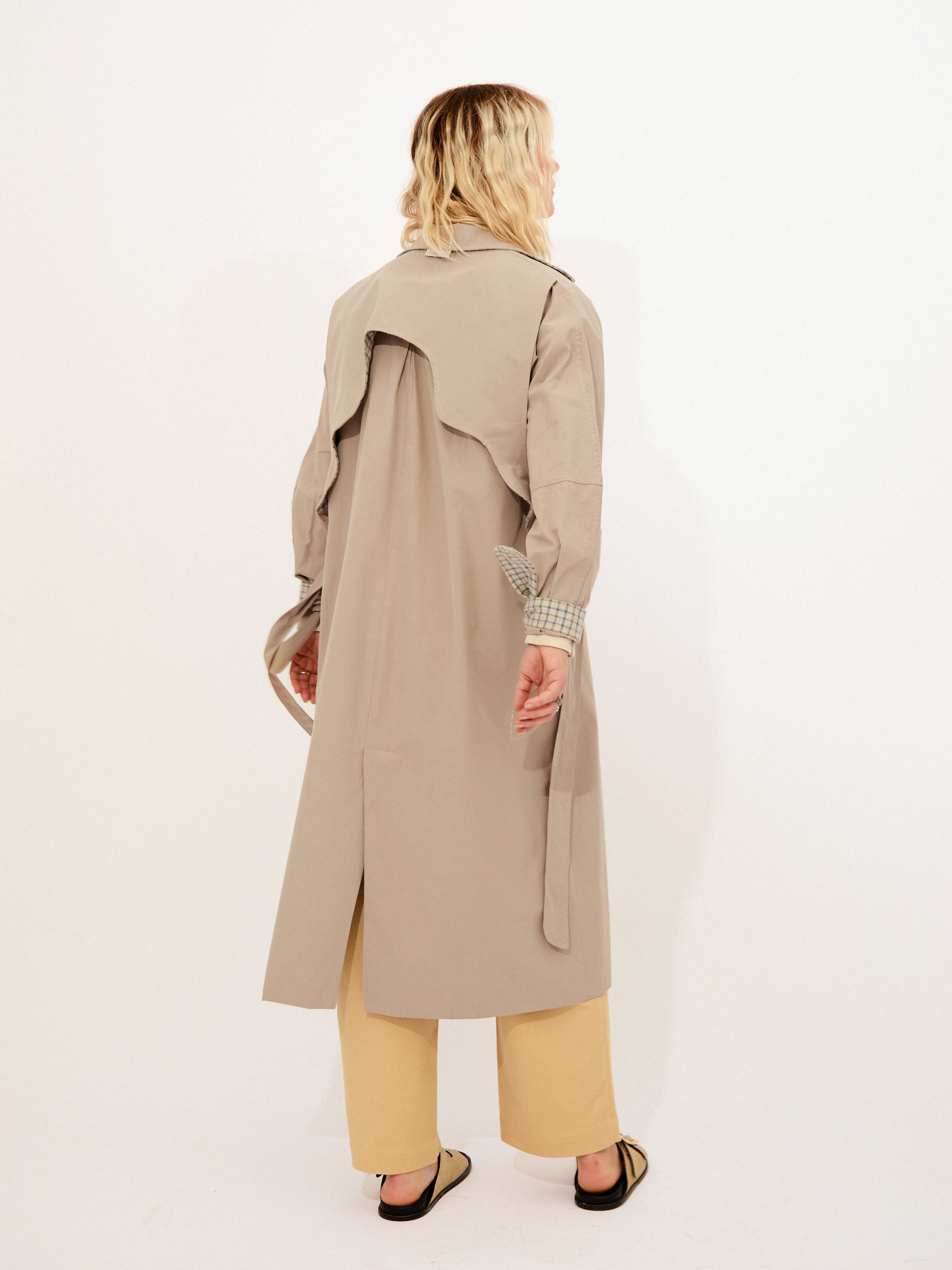 gabardina lia beige ✳