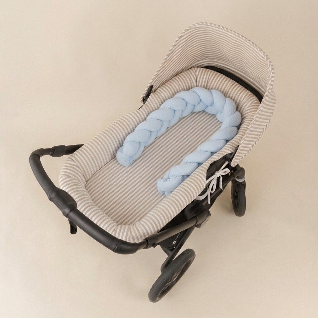 TRENZA PROTECTORA CAPAZO de COCHECITO | Muselina Celeste