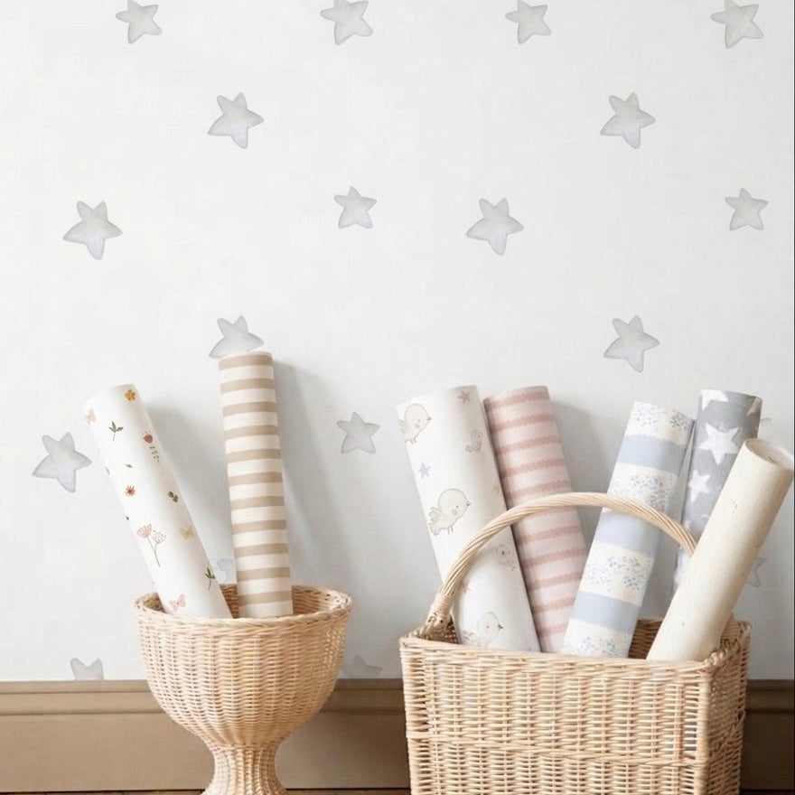 Papel pintado infantil estrellas de acuarela GRIS