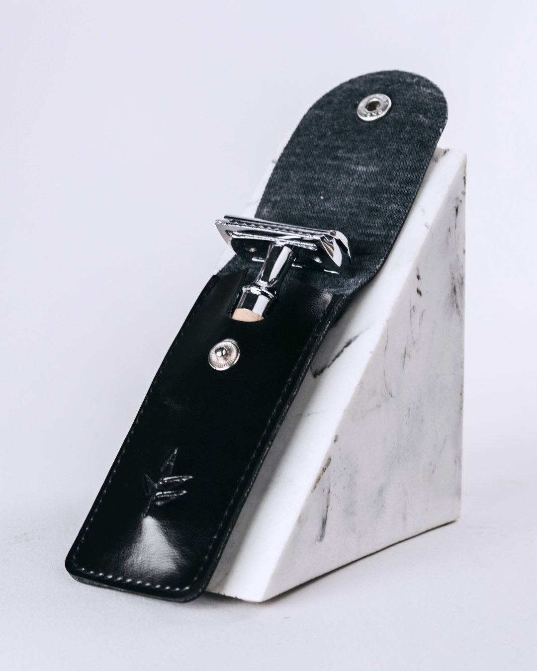 Funda Maquinilla de Afeitar Negra