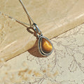Colgante 'Hina' Ojo de Tigre y Plata de Ley 925