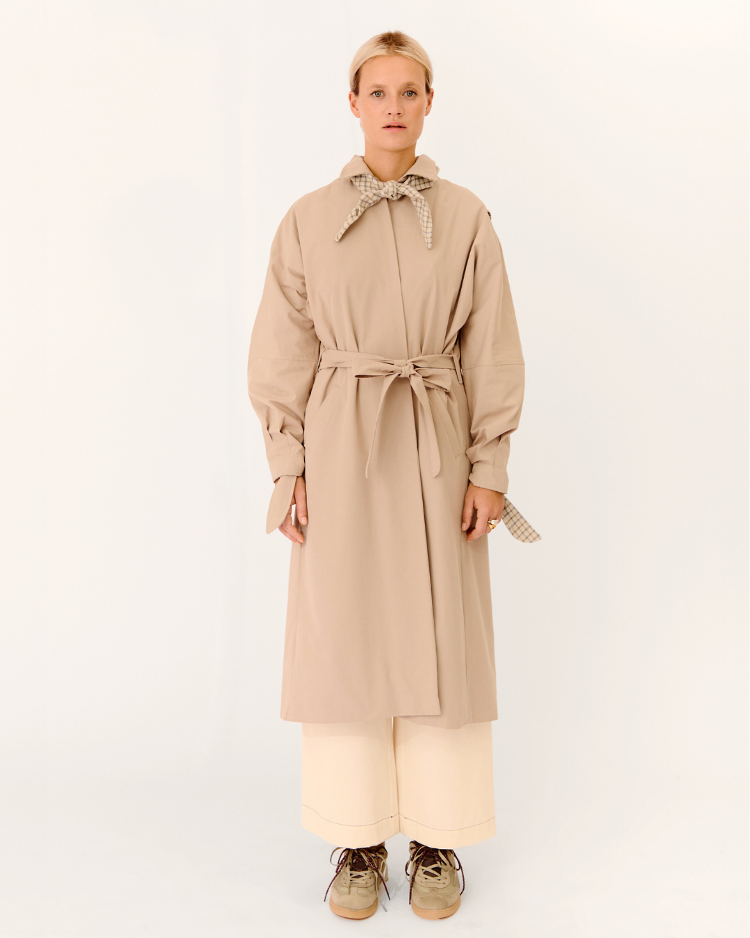 gabardina lia beige ✳