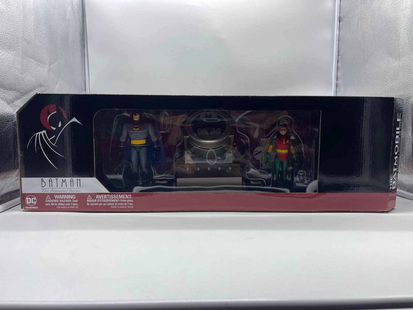 DC COLLECTIBLES: BATMAN THE ANIMATED SERIES-THE BATMOBILE DELUXE EDITION "NUEVO"