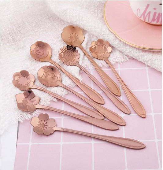 ArtZ® 8-piece Stainless Steel Flower Teaspoon Set - Rose Gold 8 Pieces
