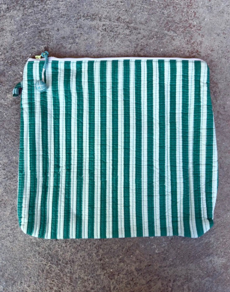 Bolsa de rayas verde y blanco