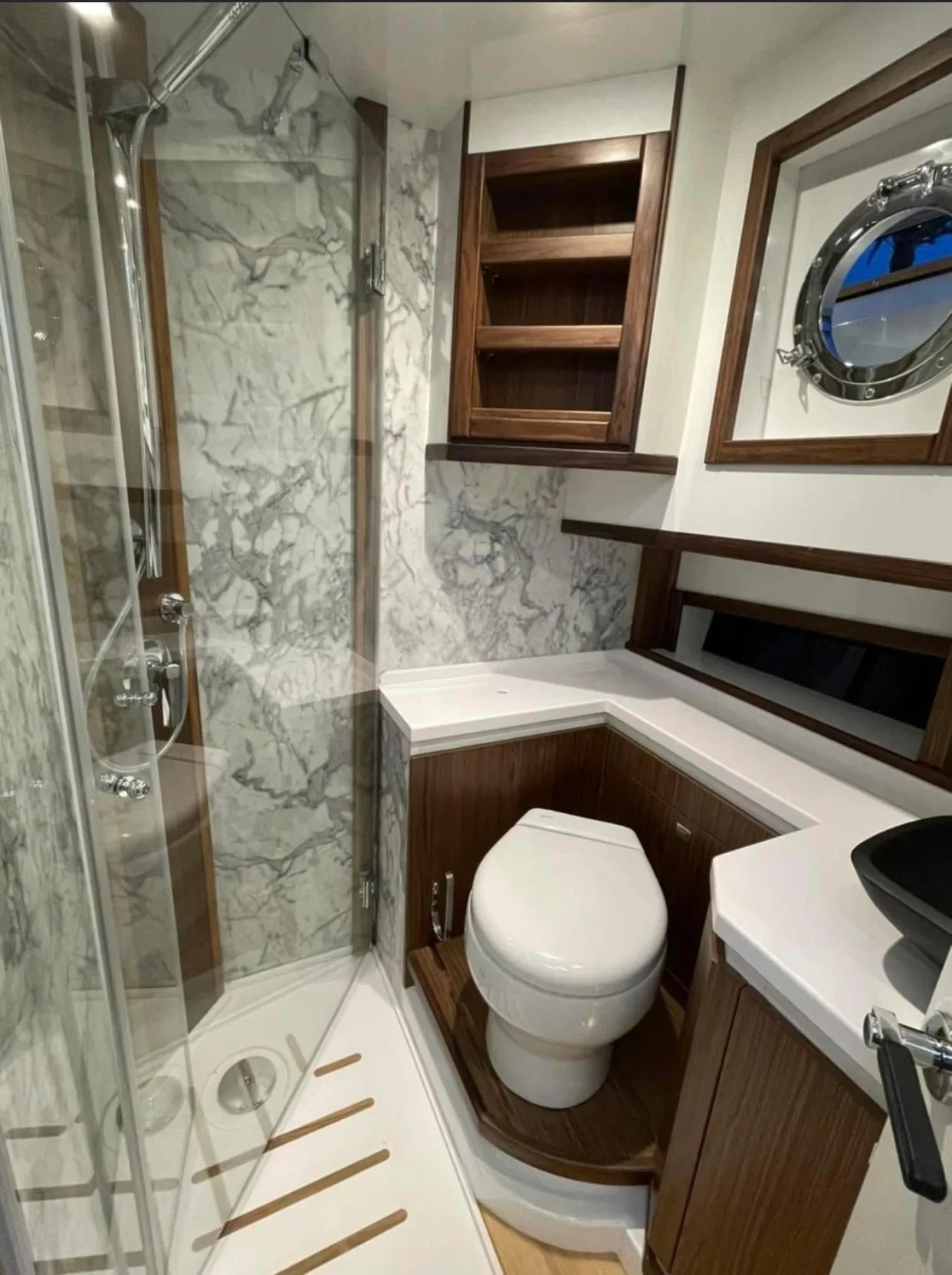 Italyure Yachts — 12 Comfort