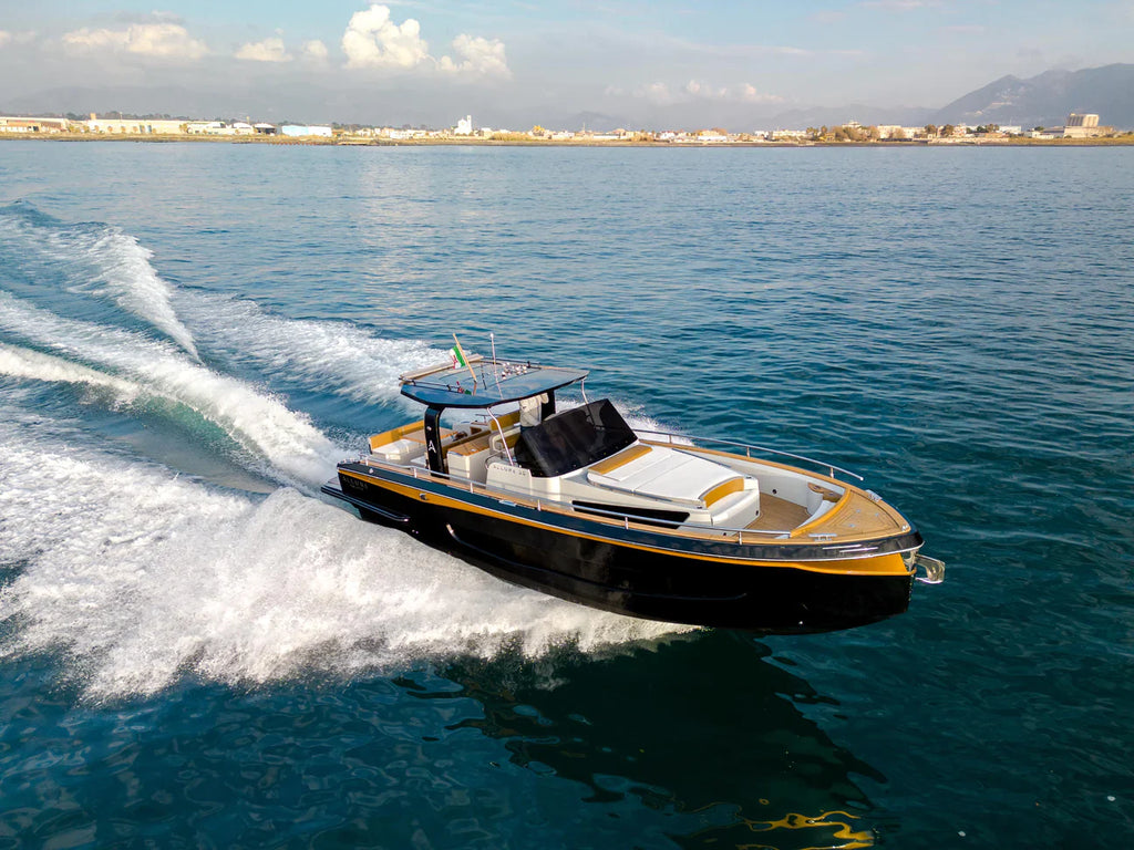 Italyure Yachts — 12 Classic