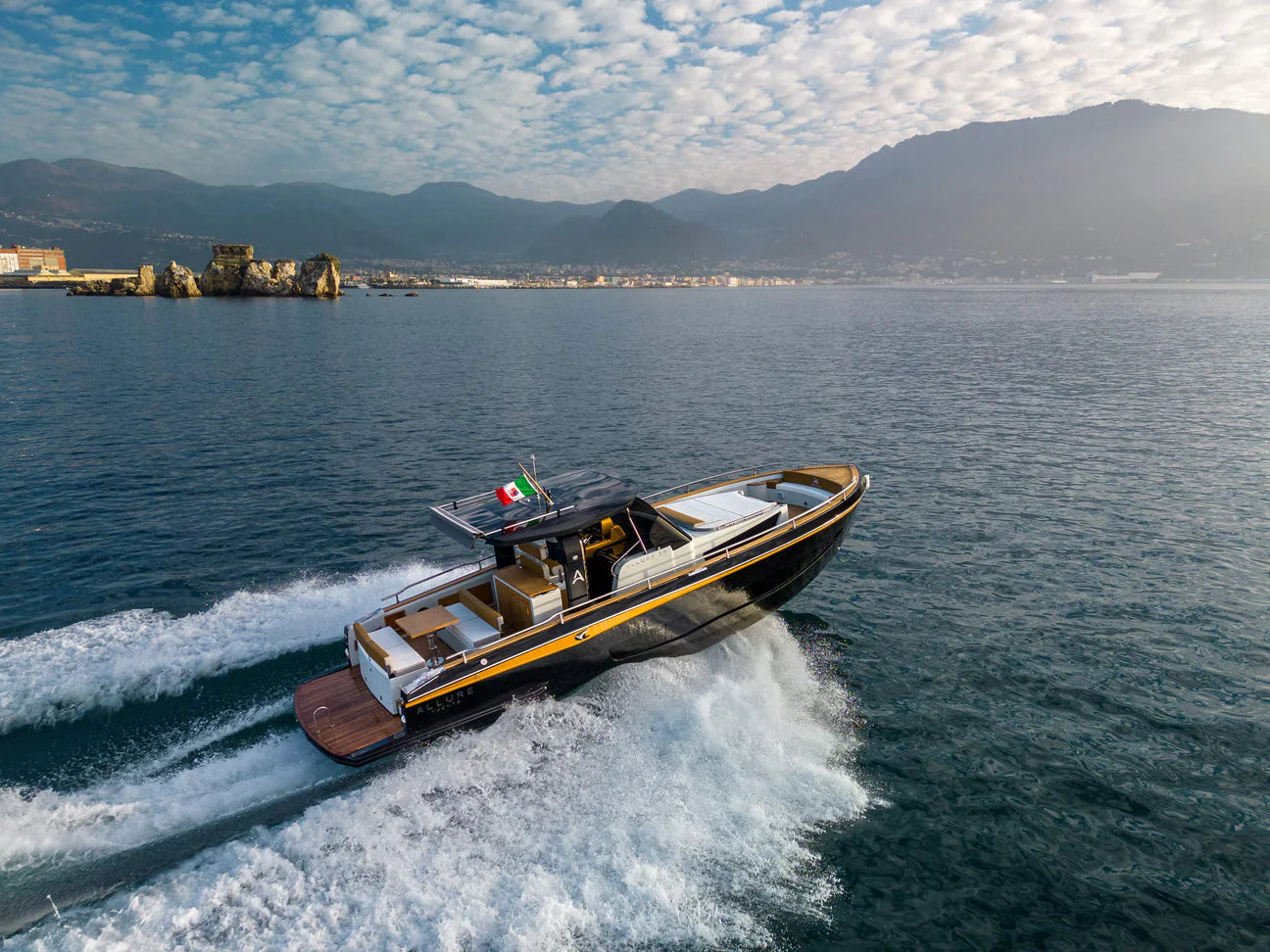 Italyure Yachts — 12 Classic