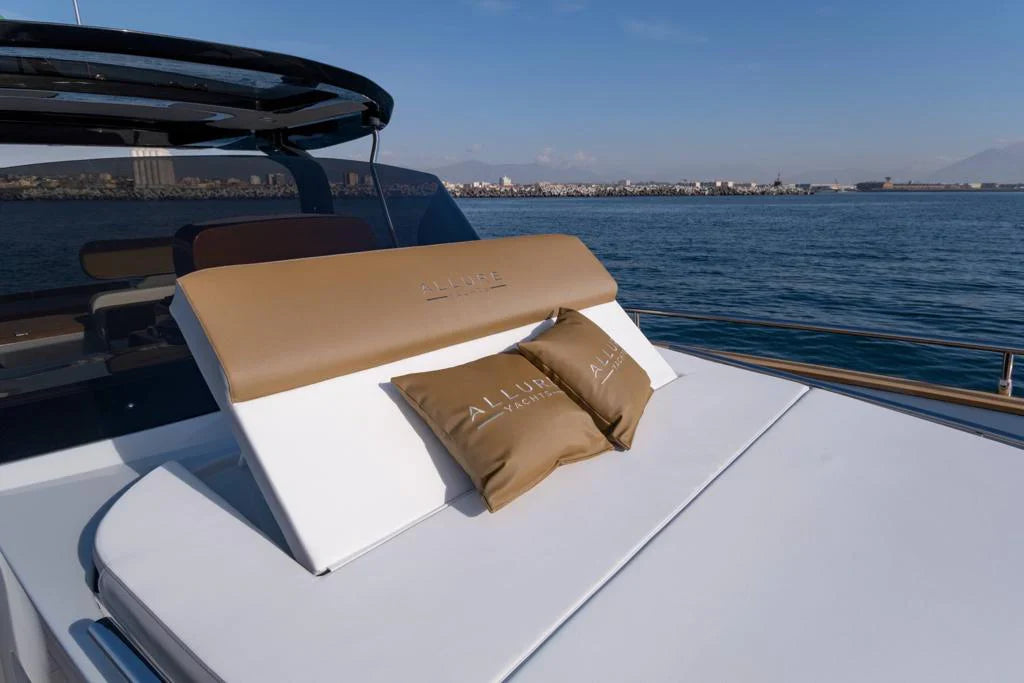 Italyure Yachts — 12 Classic