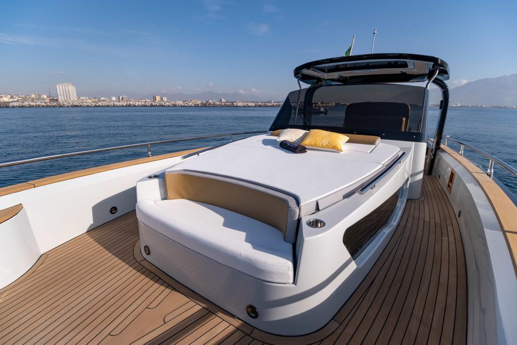 Italyure Yachts — 12 Classic