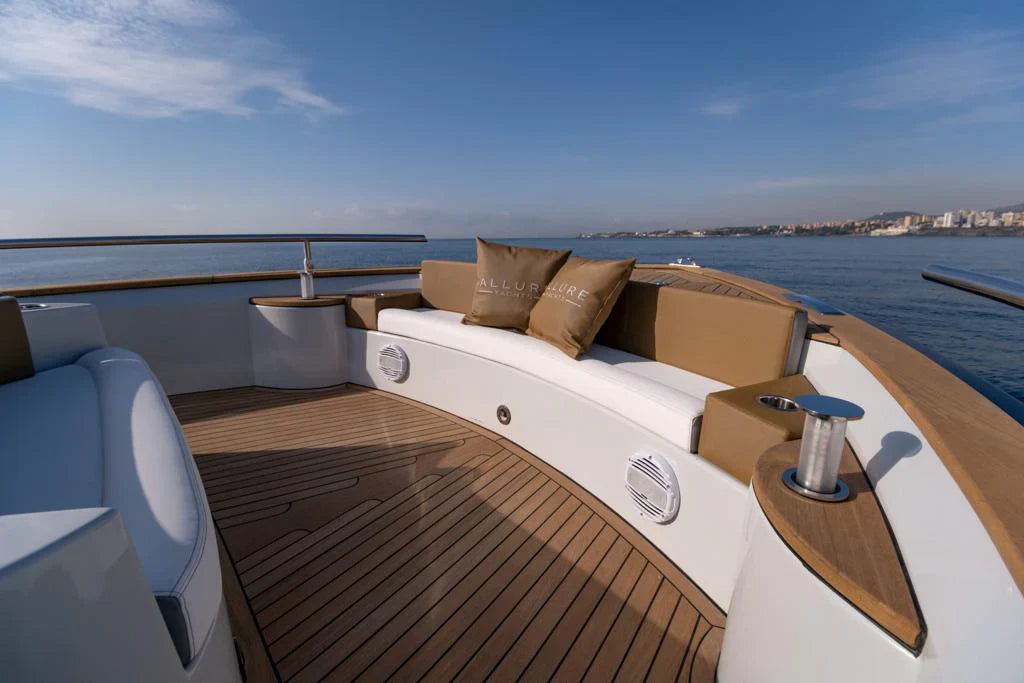 Italyure Yachts — 12 Classic