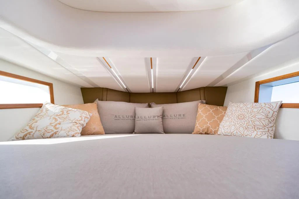 Italyure Yachts — 12 Classic