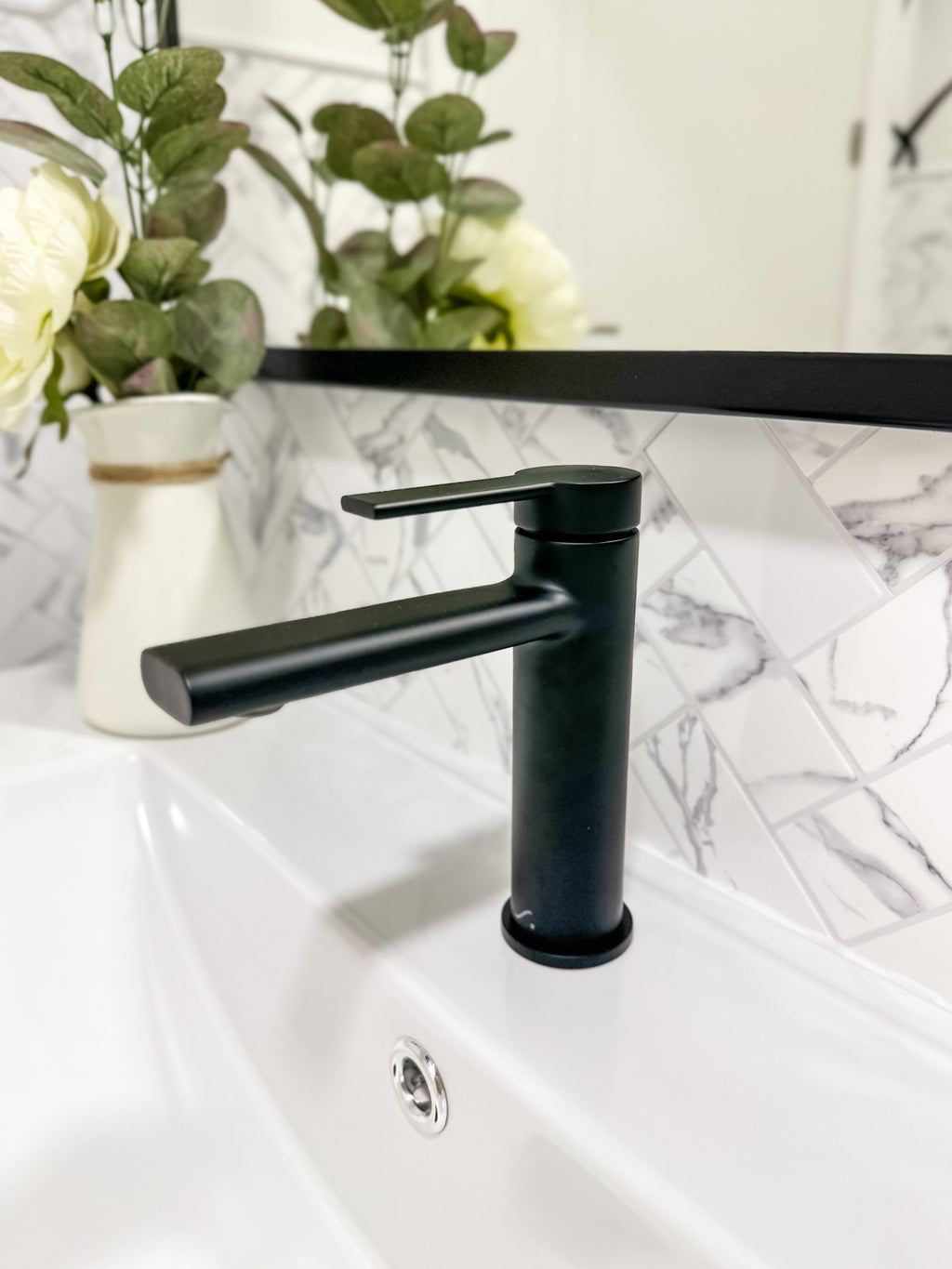 BATHME HBGR4001B INFINITY B16 Grifo Lavabo Negro Mate