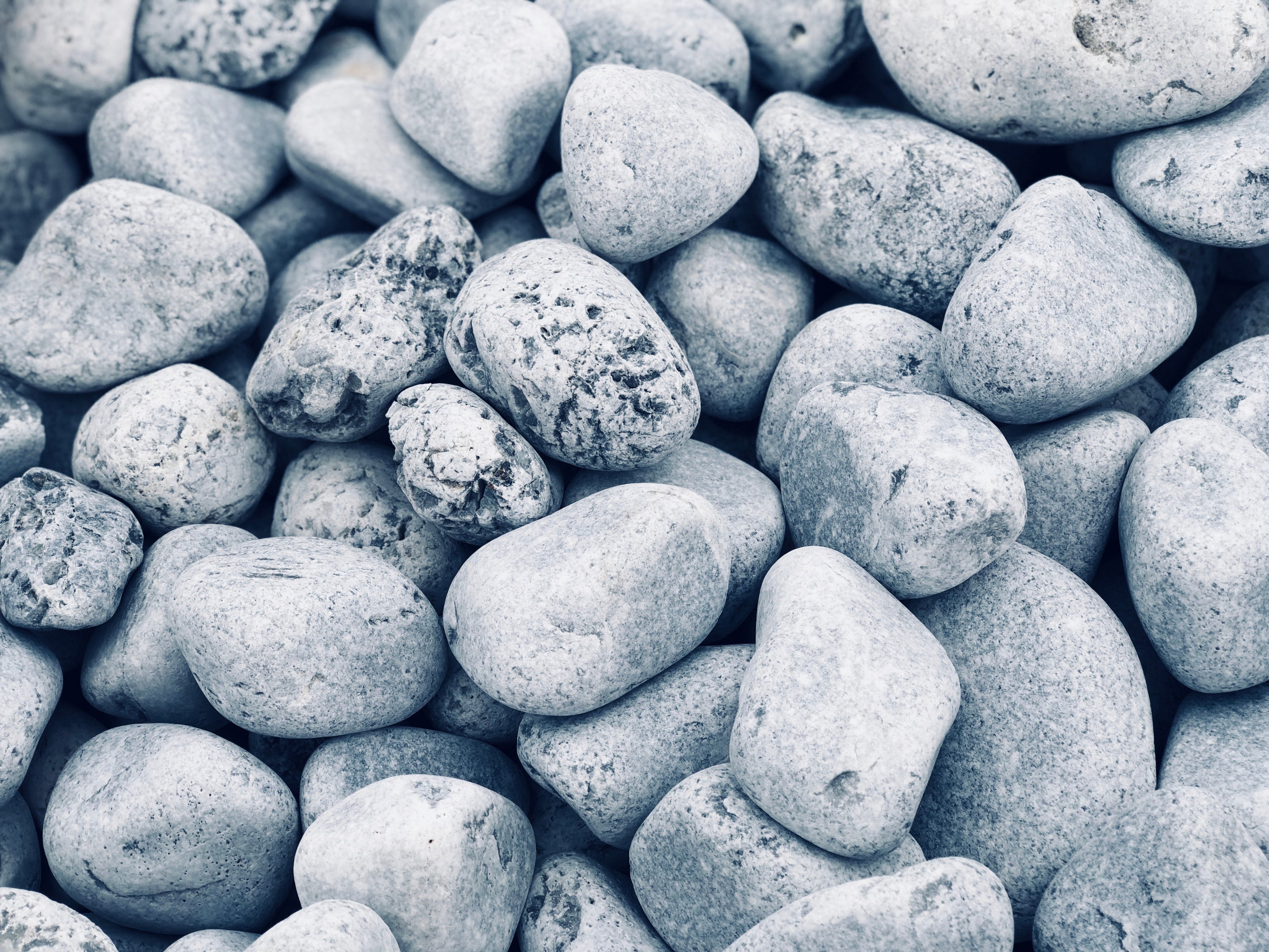 Canto rodado gris azulado prémium