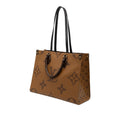 Monogram Reverse Giant OnTheGo MM
