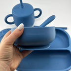 Kit Deluxe Babero + Vajilla BLW Blue 9 Piezas de Silicona orgánica con ventosas + Chupete Classic Breat Nenina & Co