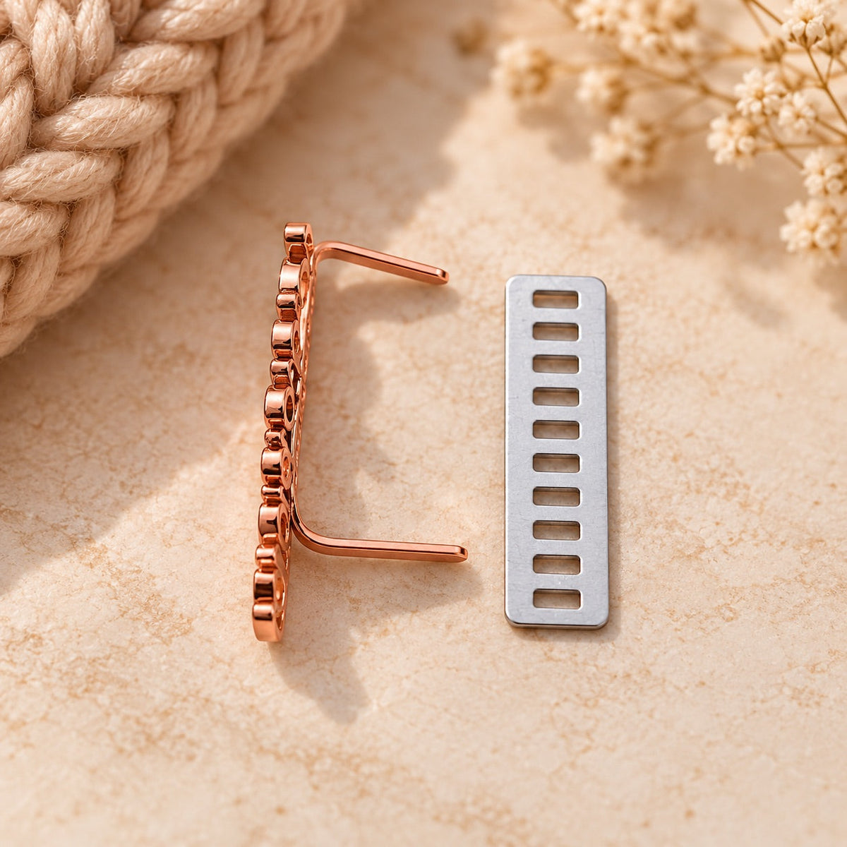 Logo metálico Idealium para bolsos – Oro rosa