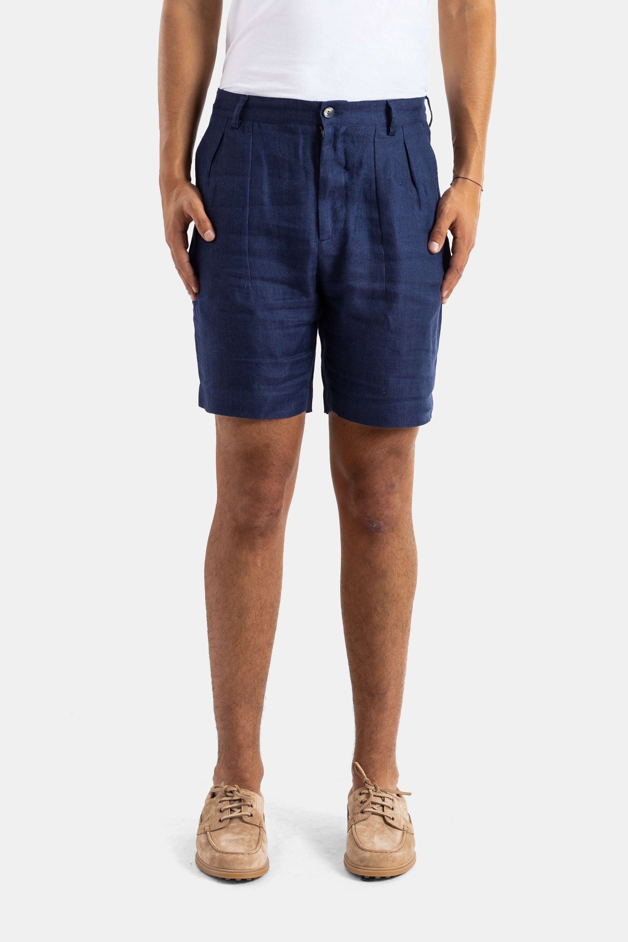Sease Pleated Linen-Cotton Blend Shorts — Navy